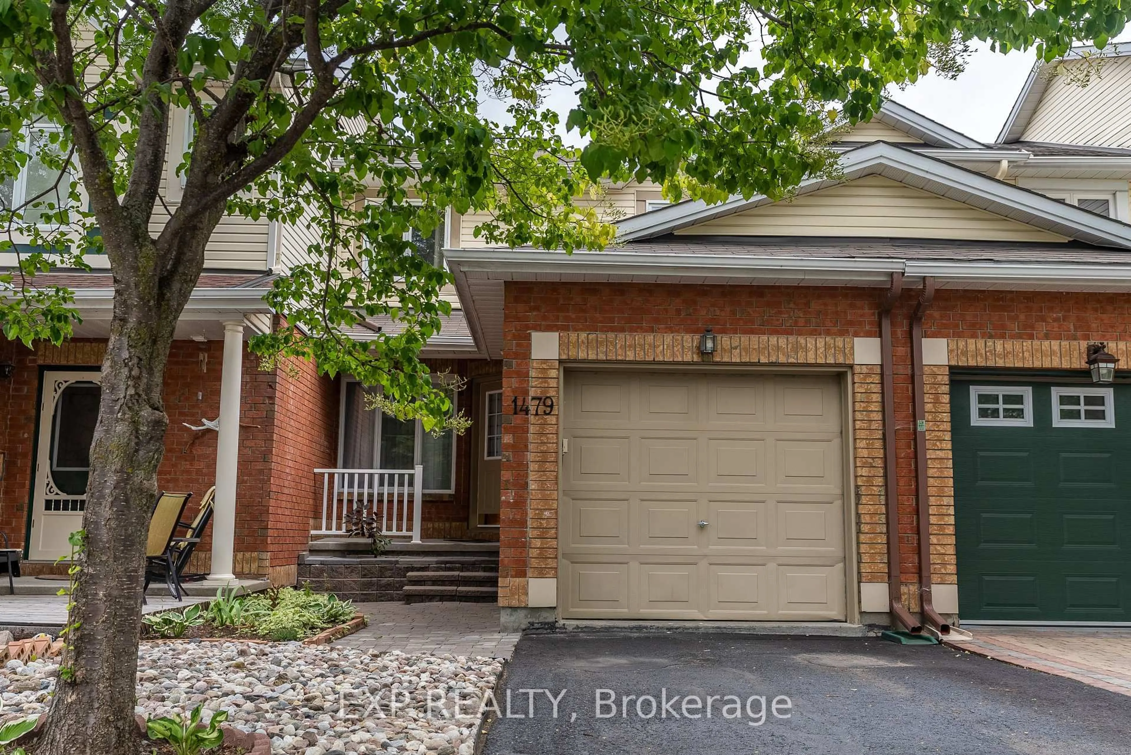 Home with brick exterior material, street for 1479 Lynx Cres, Orleans - Cumberland and Area Ontario K4A 3Z1