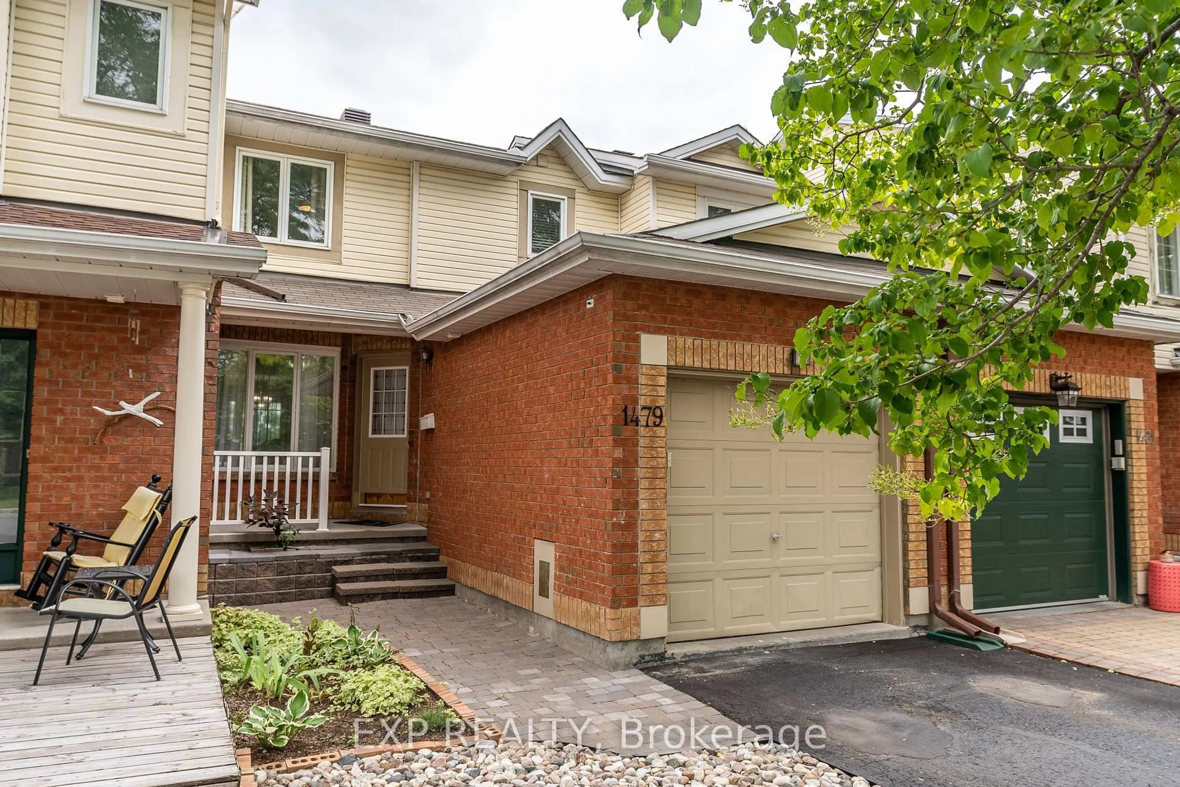 Home with brick exterior material, street for 1479 Lynx Cres, Orleans - Cumberland and Area Ontario K4A 3Z1