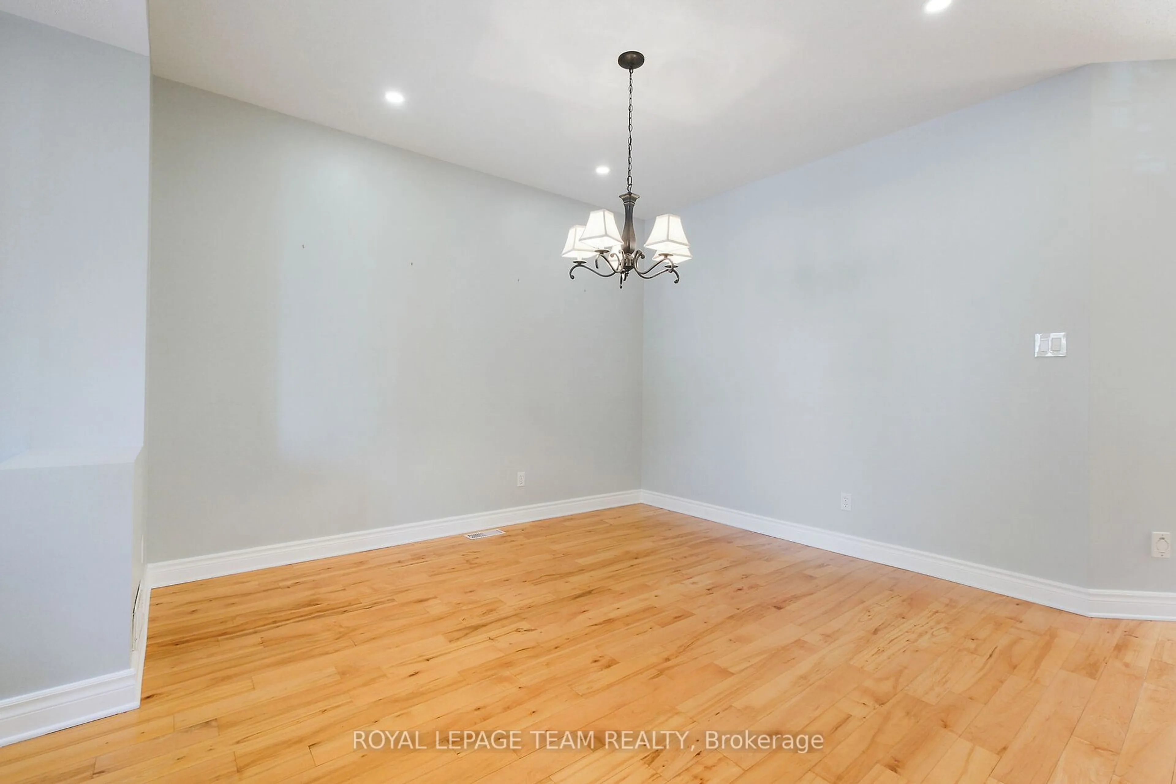 A pic of a room for 48 Portadown Cres, Kanata Ontario K2W 1E8