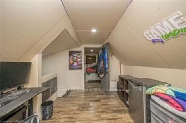 Additional property image - 372 Beach Rd