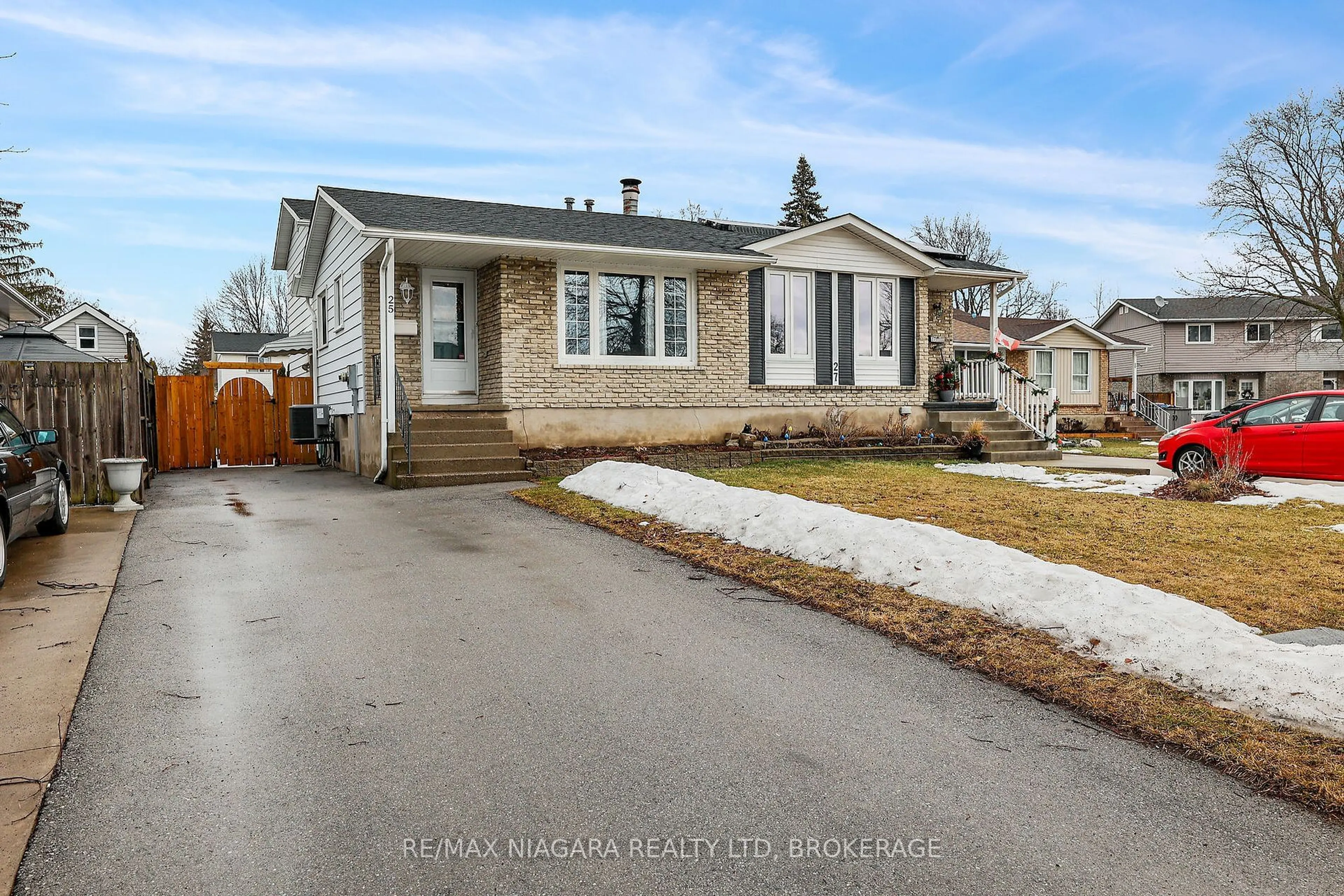 Unknown for 25 Garfield Lane, St. Catharines Ontario L2R 7G9