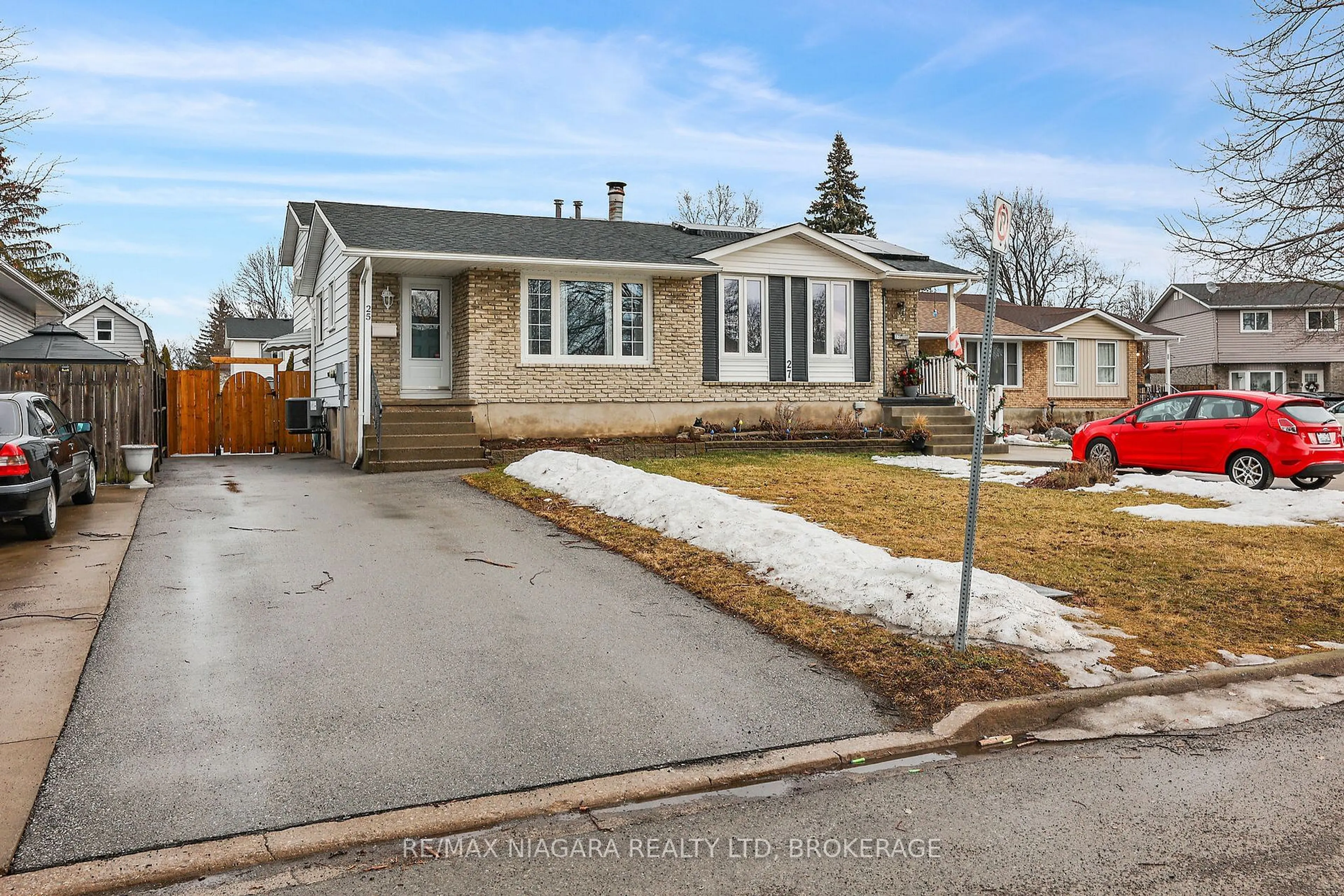 Unknown for 25 Garfield Lane, St. Catharines Ontario L2R 7G9