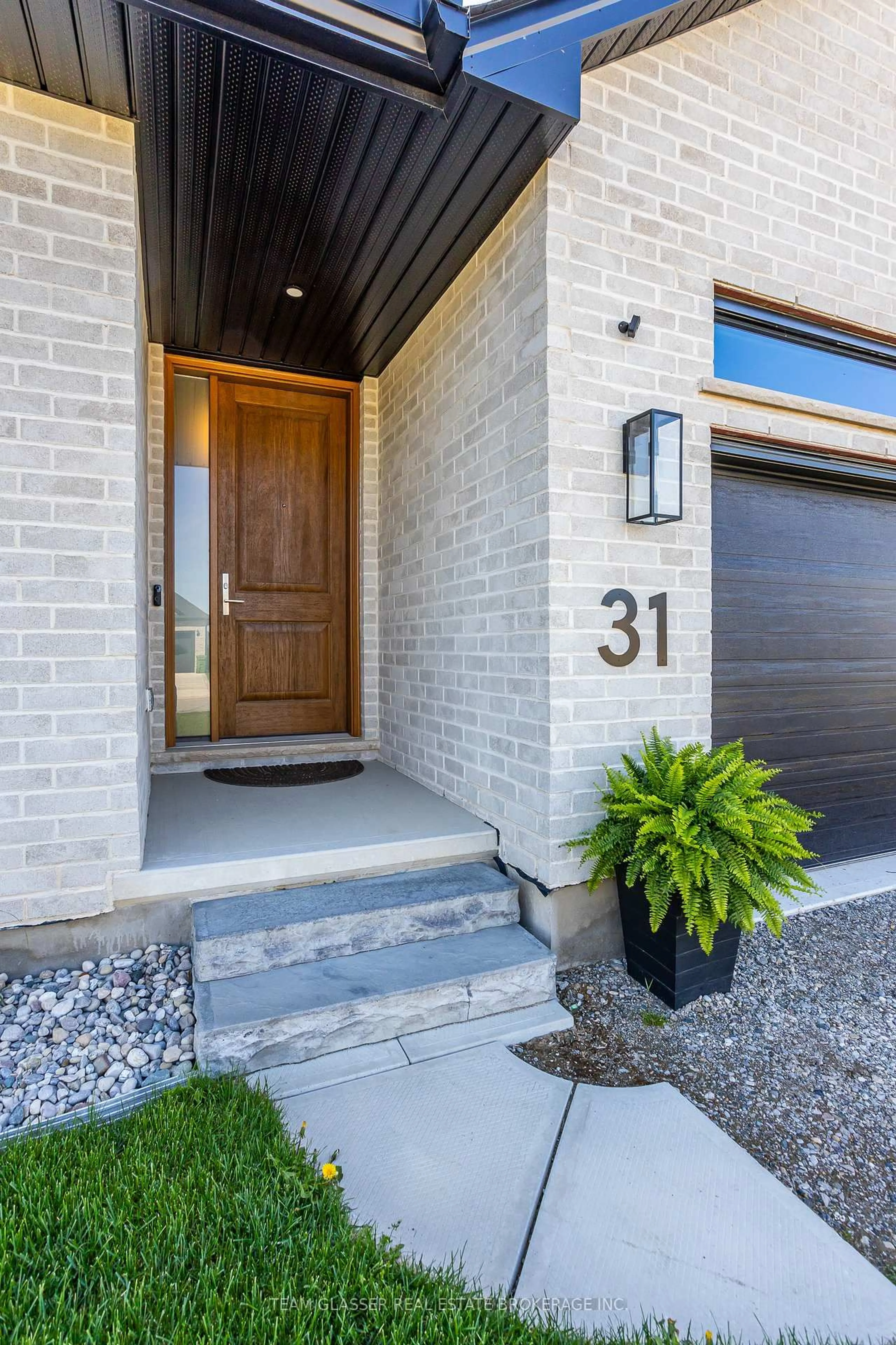 Home with brick exterior material, street for 31 Royal Dornoch Dr, St. Thomas Ontario N5R 0K4