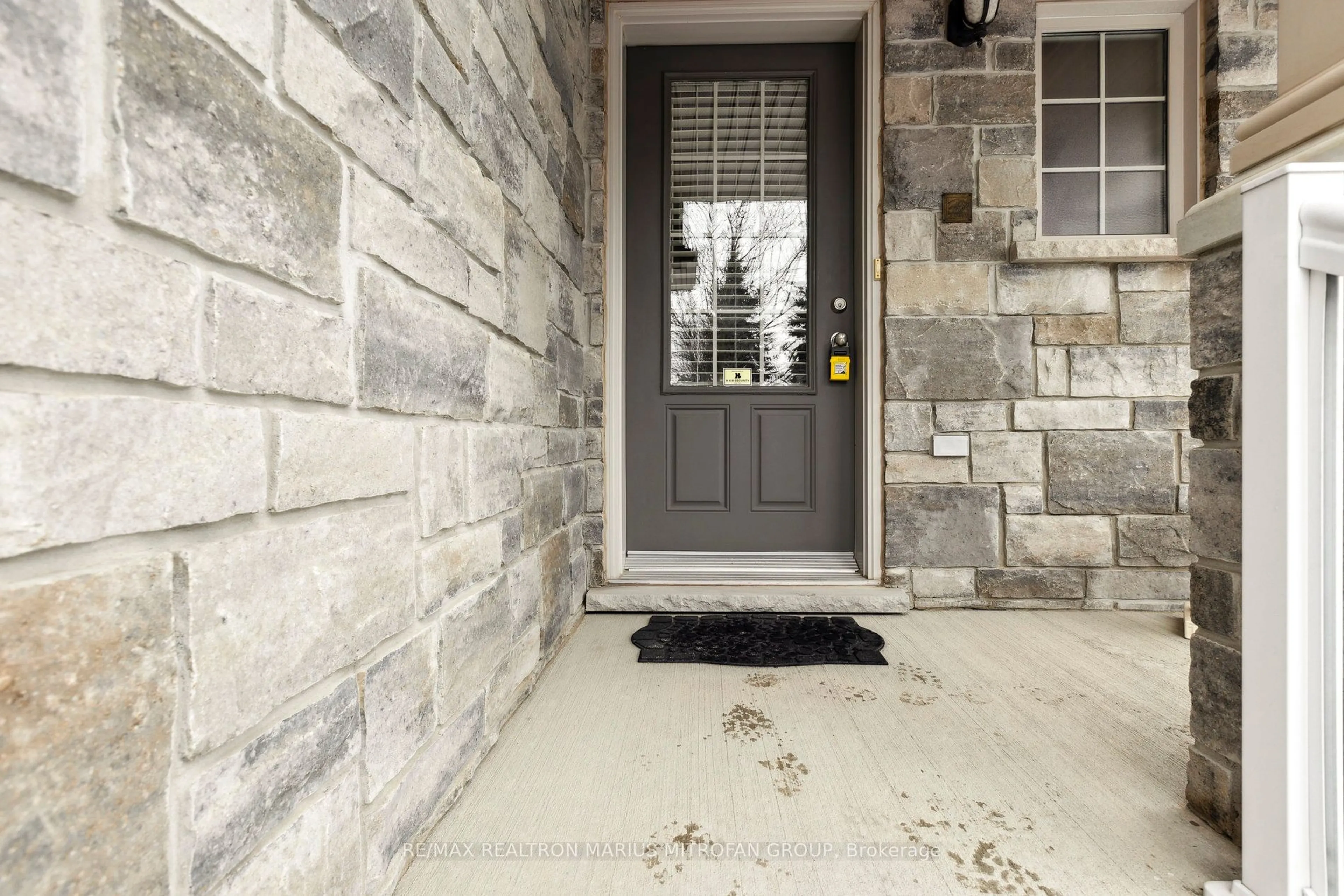 Indoor entryway for 7 Upper Mercer St #A4, Kitchener Ontario N2A 0B7