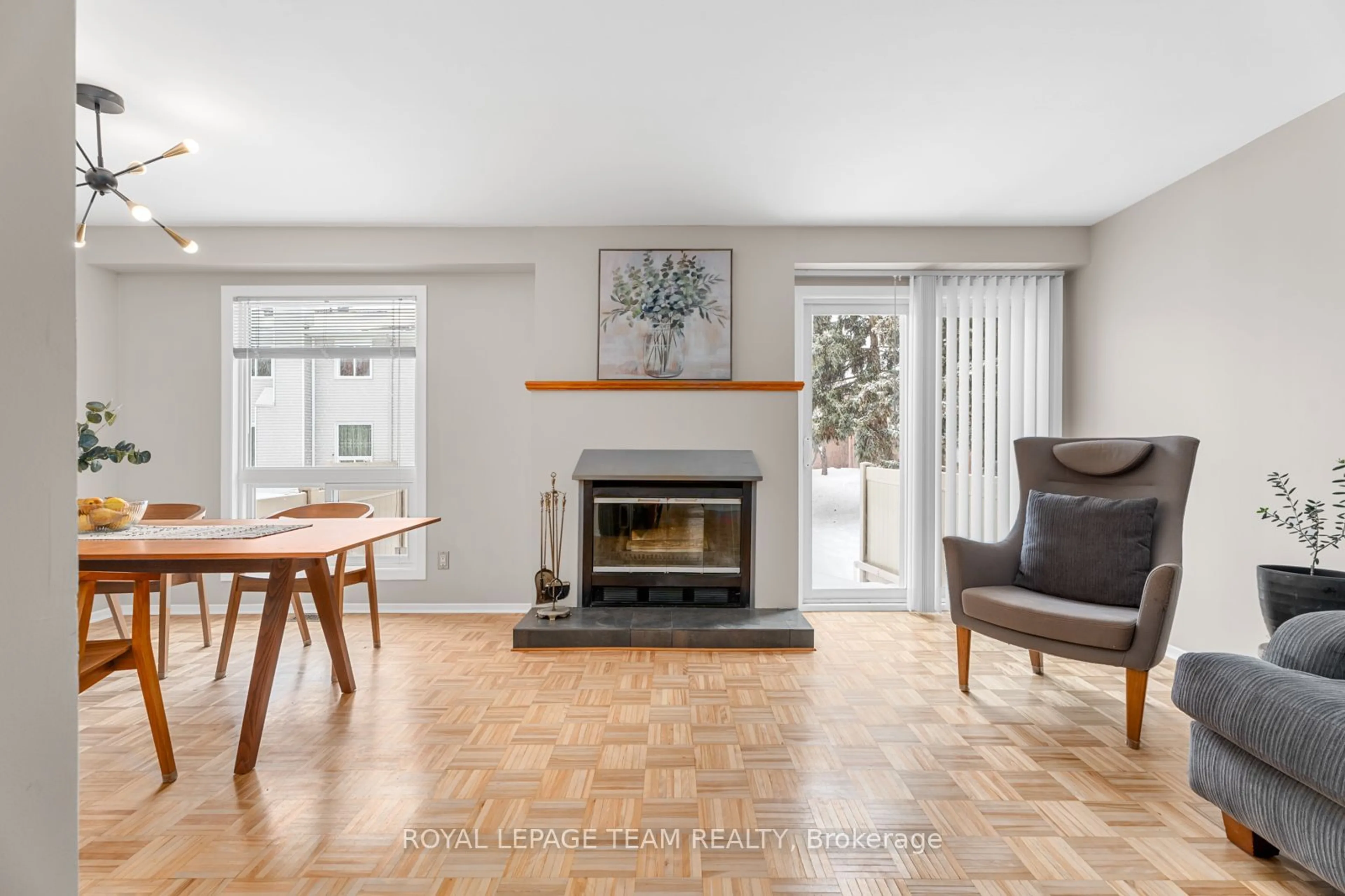 Living room with furniture, unknown for 28B Castlebrook Lane, South of Baseline to Knoxdale Ontario K2G 5G5