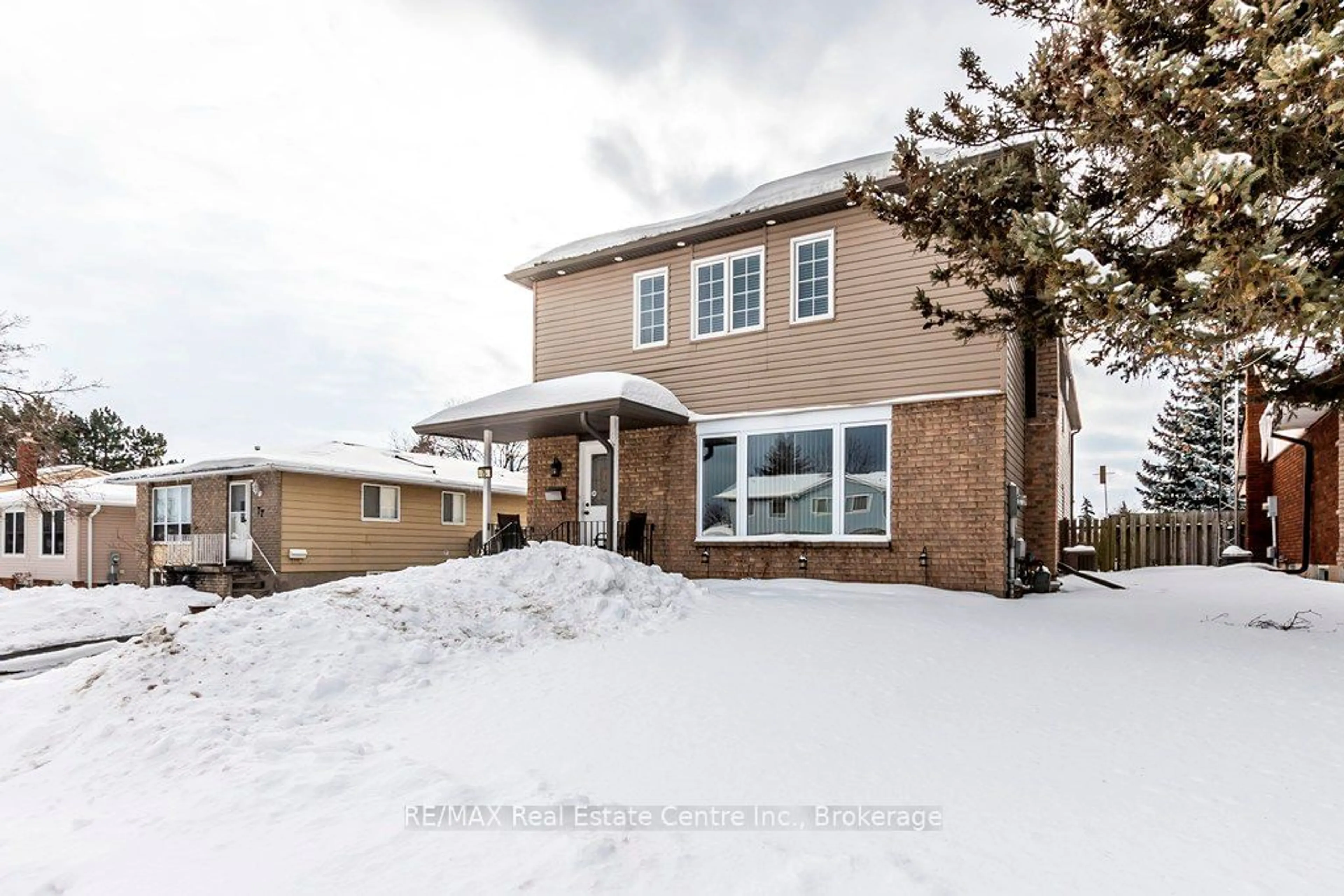 Unknown for 75 Sekura Cres, Cambridge Ontario N1R 7C9