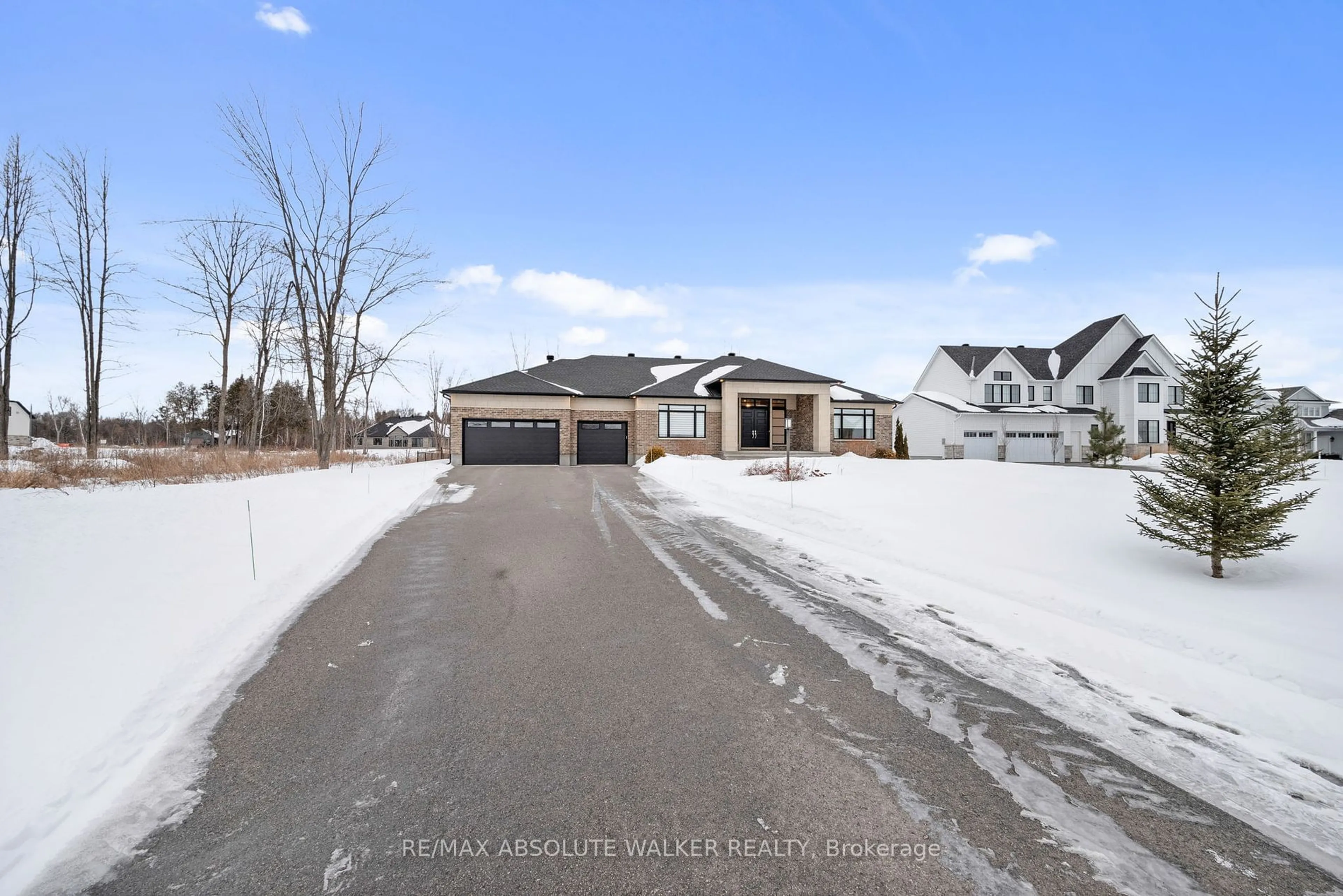 A pic from outside/outdoor area/front of a property/back of a property/a pic from drone, street for 700 Mcmanus Ave, Manotick - Kars - Rideau Twp and Area Ontario K4M 0B2