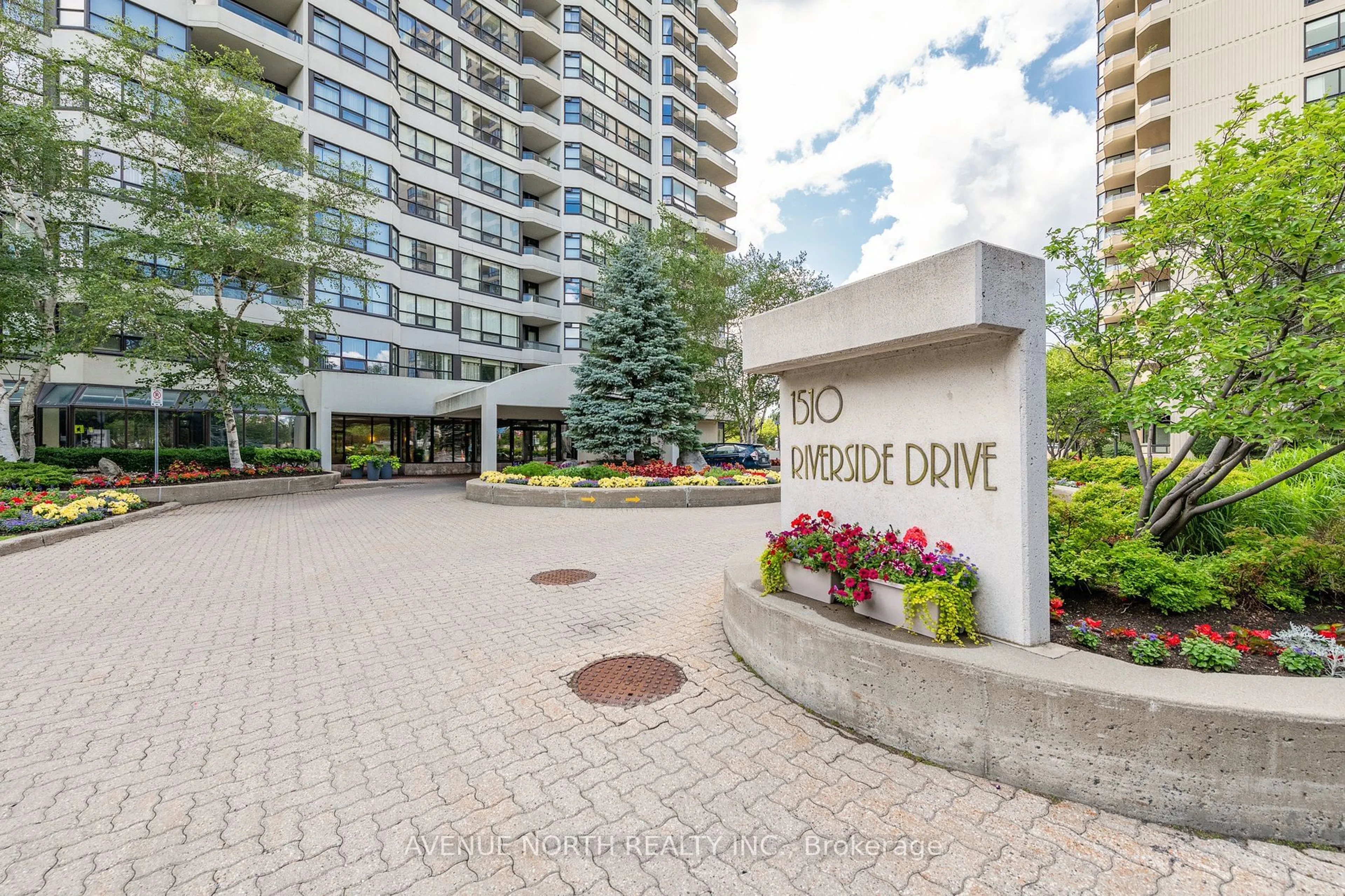 Indoor foyer for 1510 RIVERSIDE Dr #2403, Alta Vista and Area Ontario K1G 4X5