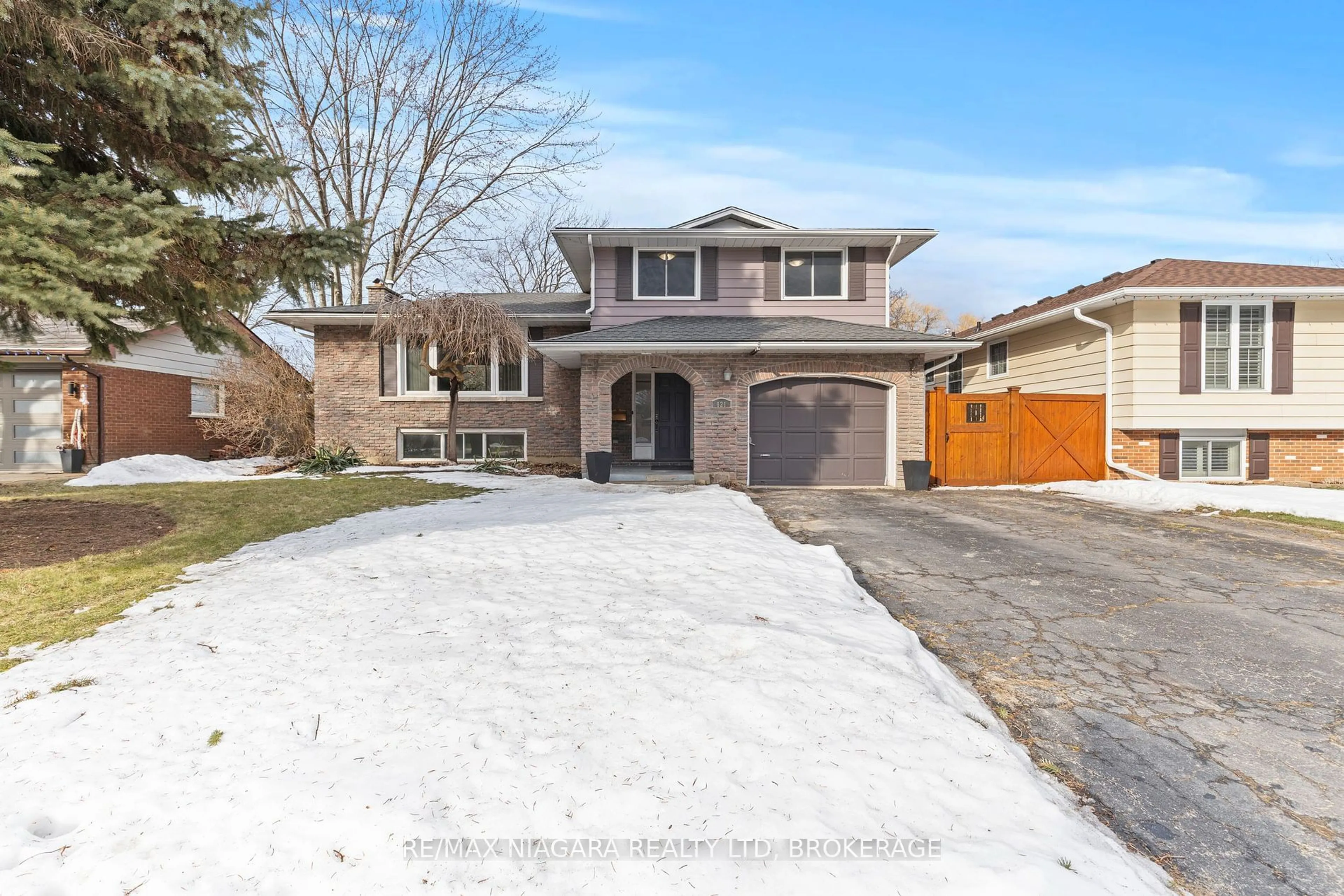 Home with brick exterior material, street for 121 Sherman Dr, St. Catharines Ontario L2N 2L7