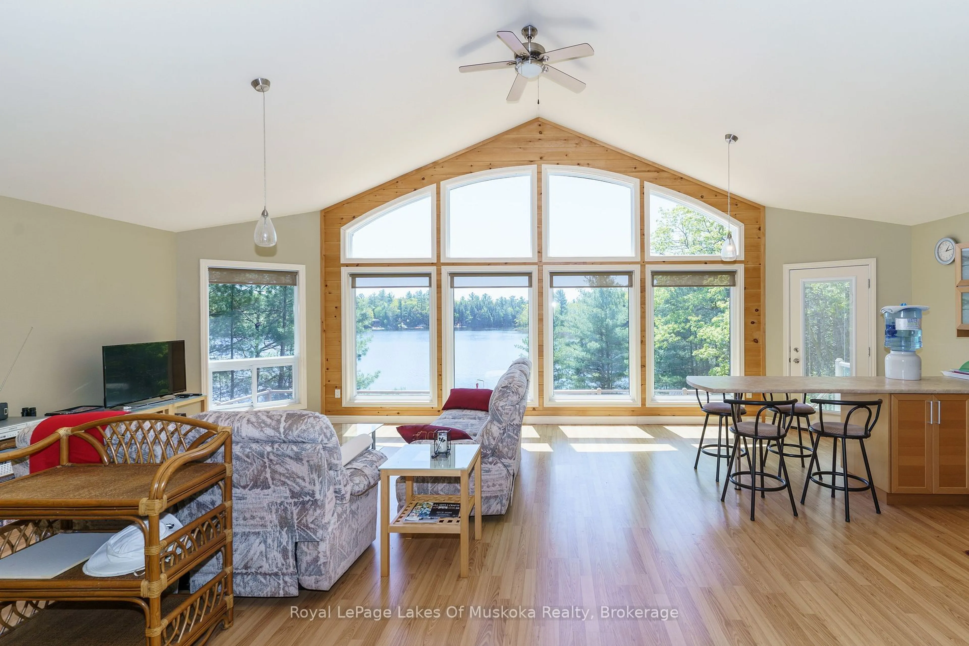 Living room with furniture, wood/laminate floor for 22 Mile Island, Gravenhurst Ontario P0E 1G0