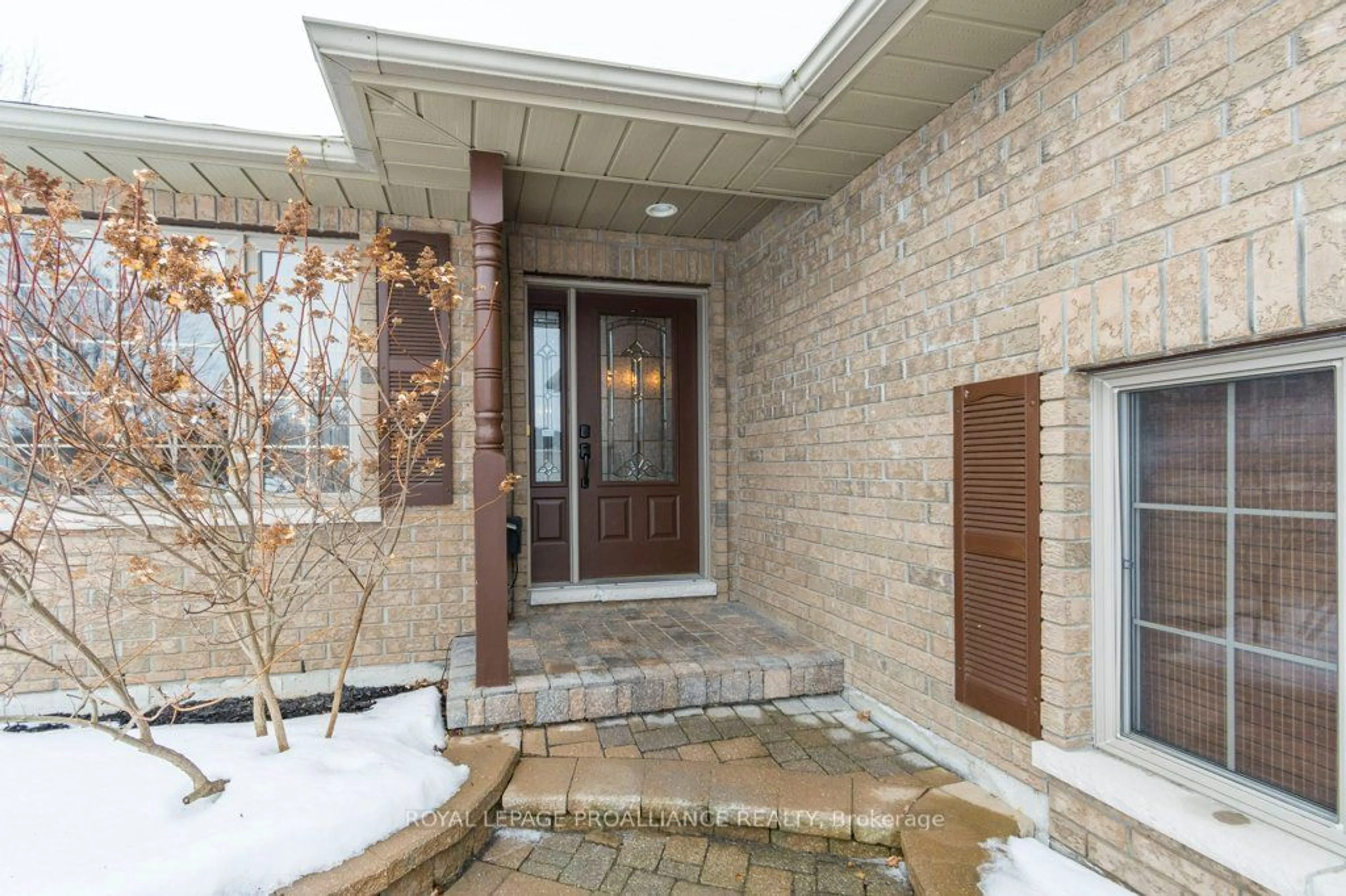 Indoor entryway for 19 Forest Valley Dr, Quinte West Ontario K0K 2C0