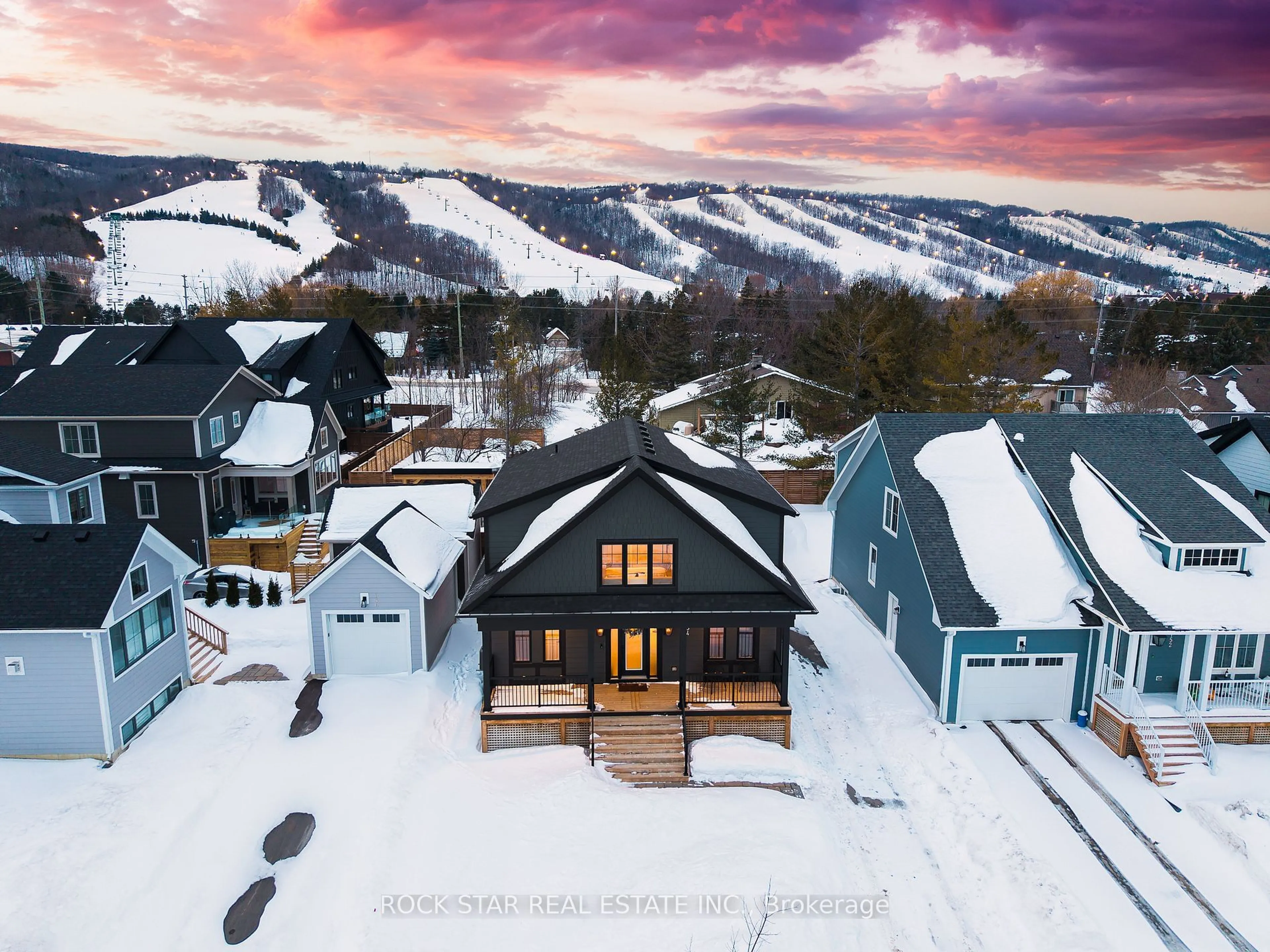 A pic from outside/outdoor area/front of a property/back of a property/a pic from drone, mountain view for 154 Black Willow Cres, Blue Mountains Ontario L9Y 5L7