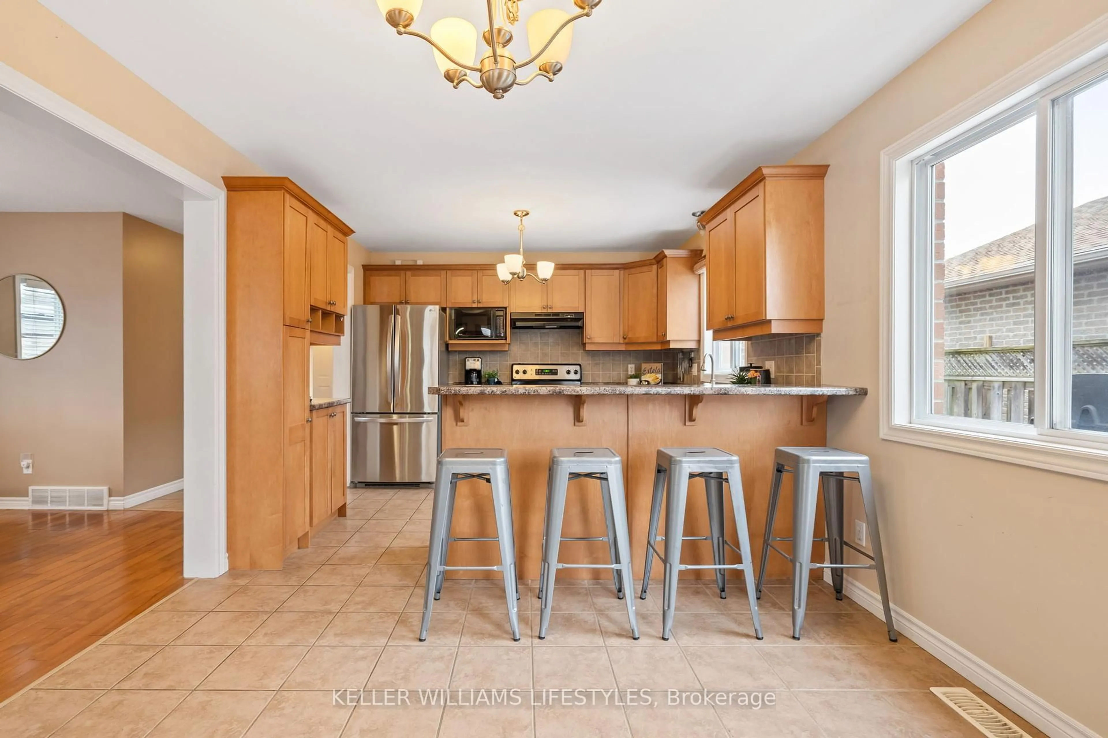 Open concept kitchen, ceramic/tile floor for 1837 Bayswater Cres, London Ontario N6G 5N1