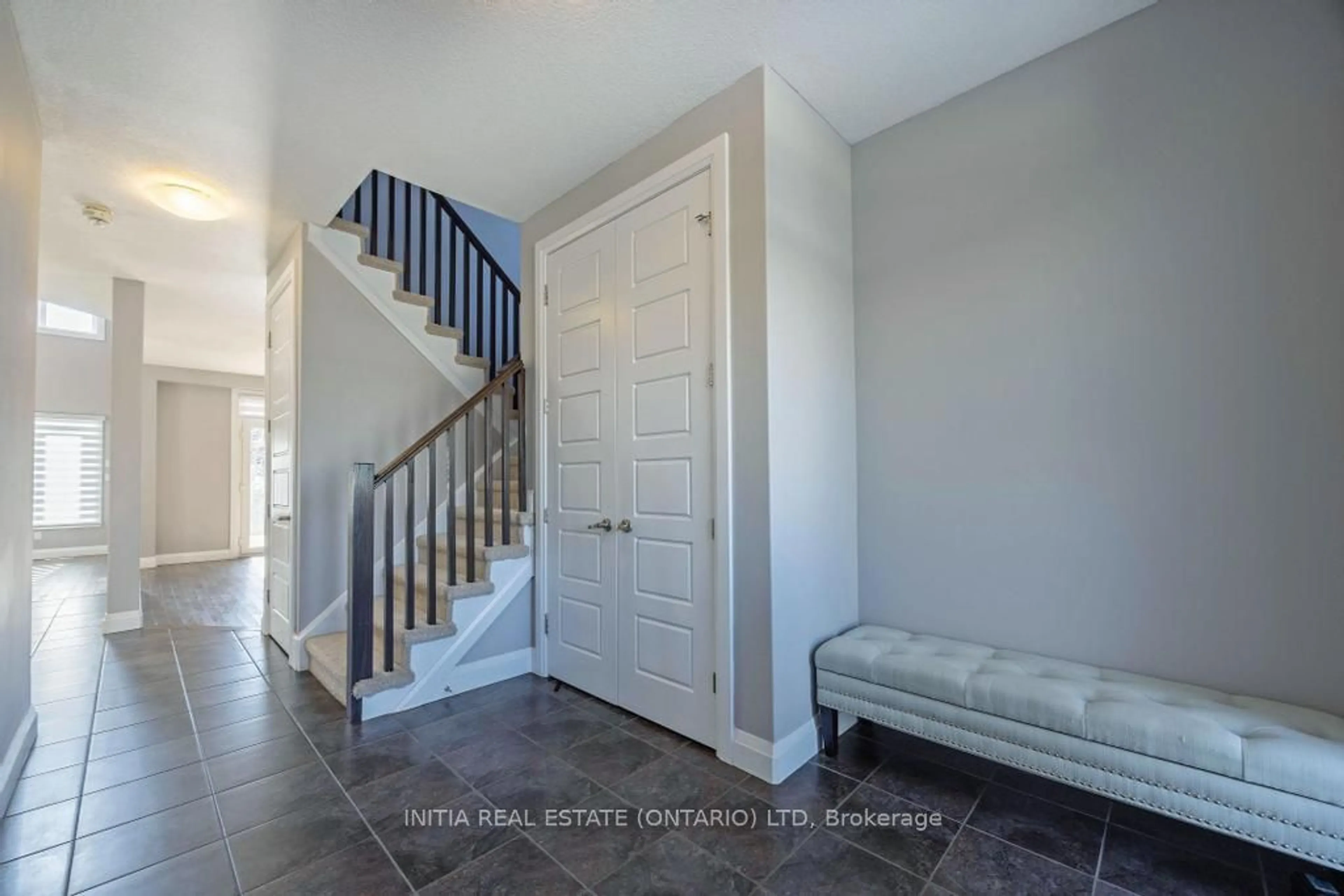 Indoor entryway for 753 Kleinburg Dr, London Ontario N5X 3Z1