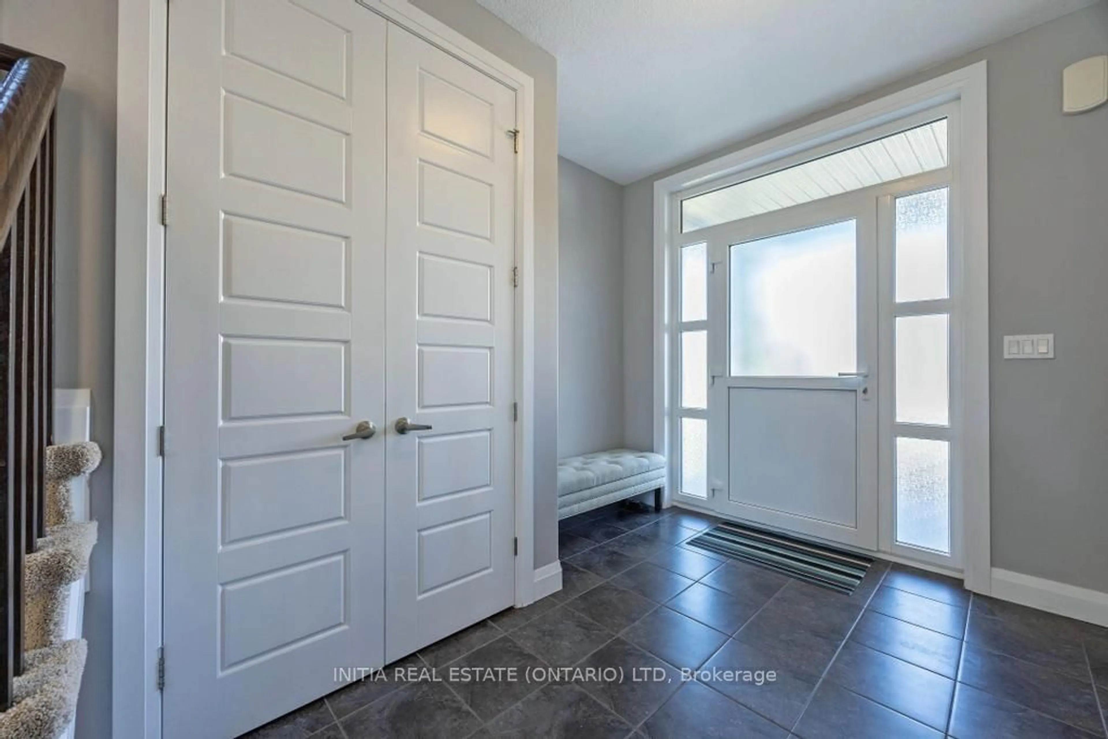 Indoor entryway for 753 Kleinburg Dr, London Ontario N5X 3Z1