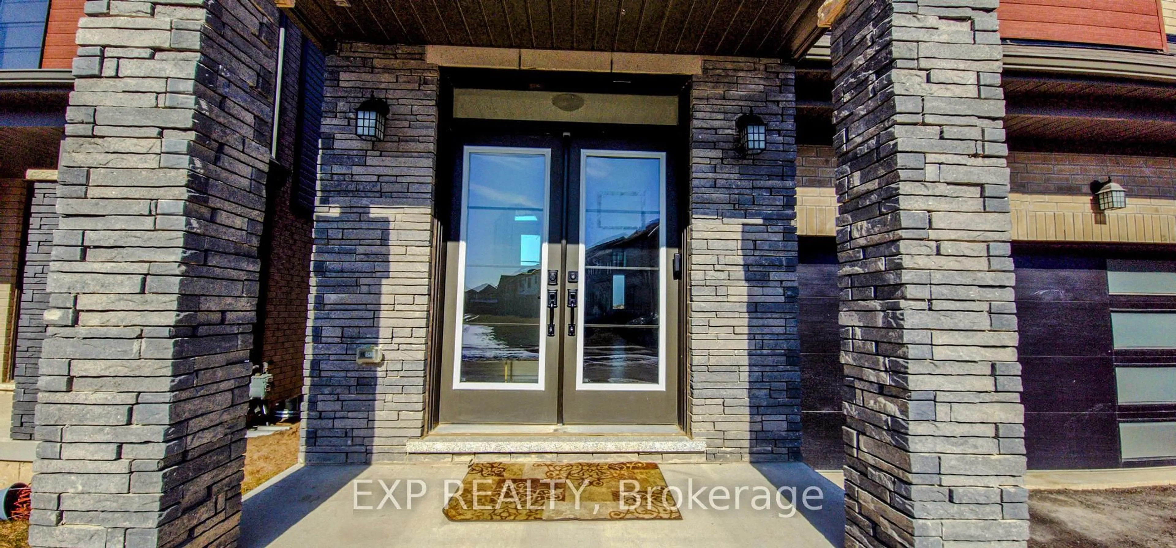 Indoor entryway for 185 Vanilla Tr, Thorold Ontario L2V 0L2