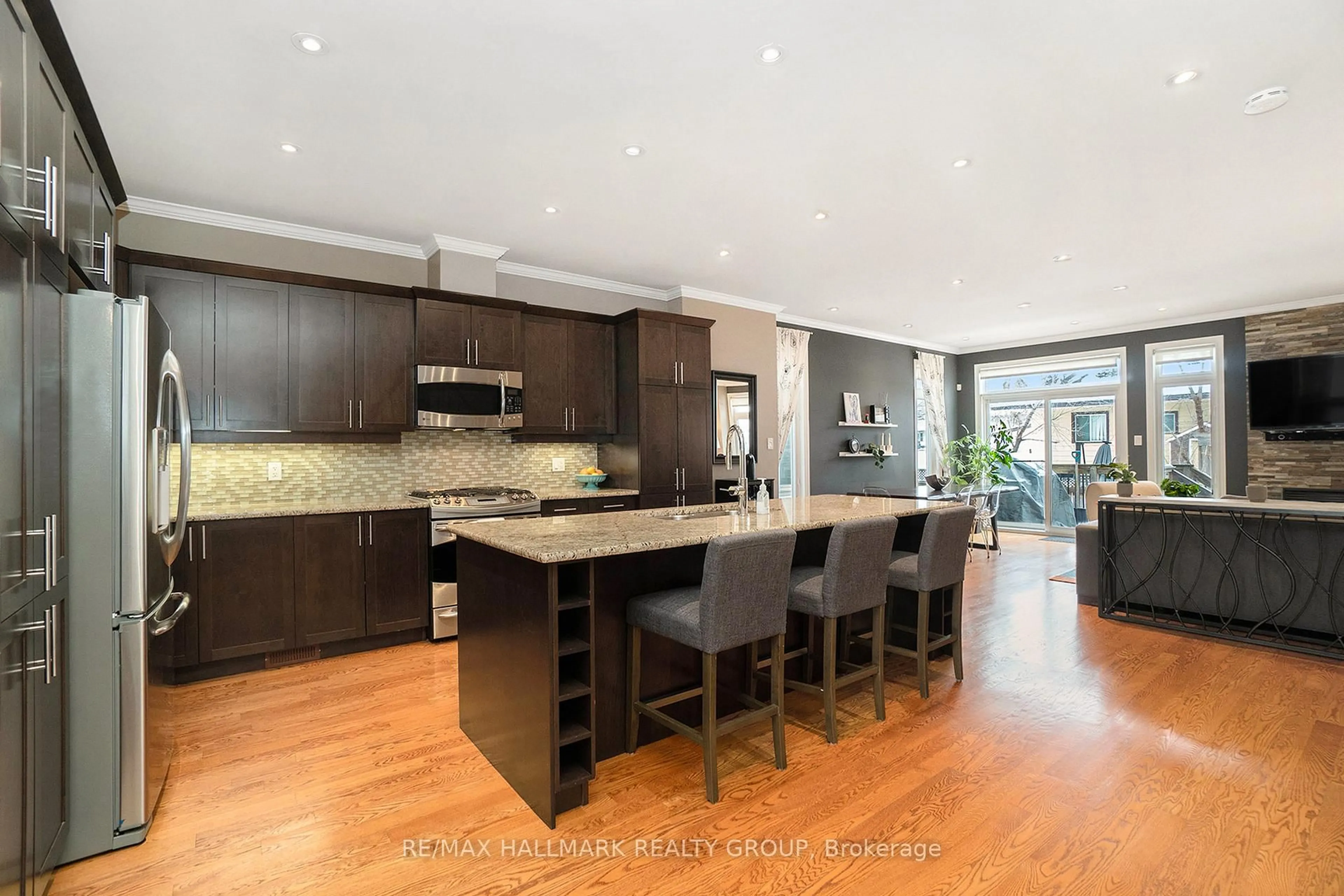 Open concept kitchen, unknown for 915 Watson St #C, Britannia Heights - Queensway Terrace N and Area Ontario K2B 6B8