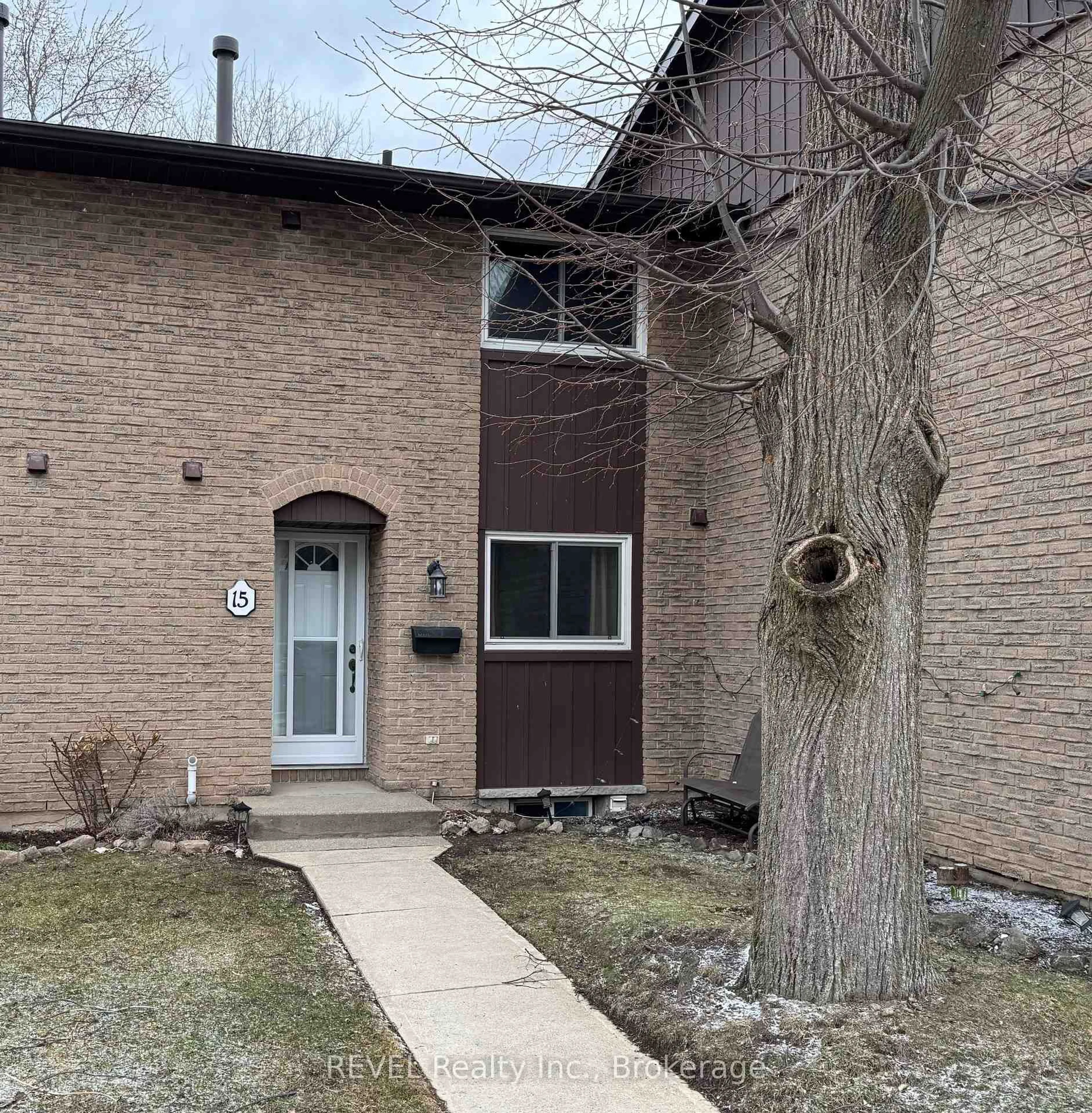 Home with brick exterior material, street for 151 Linwell Rd #15, St. Catharines Ontario L2N 6P3