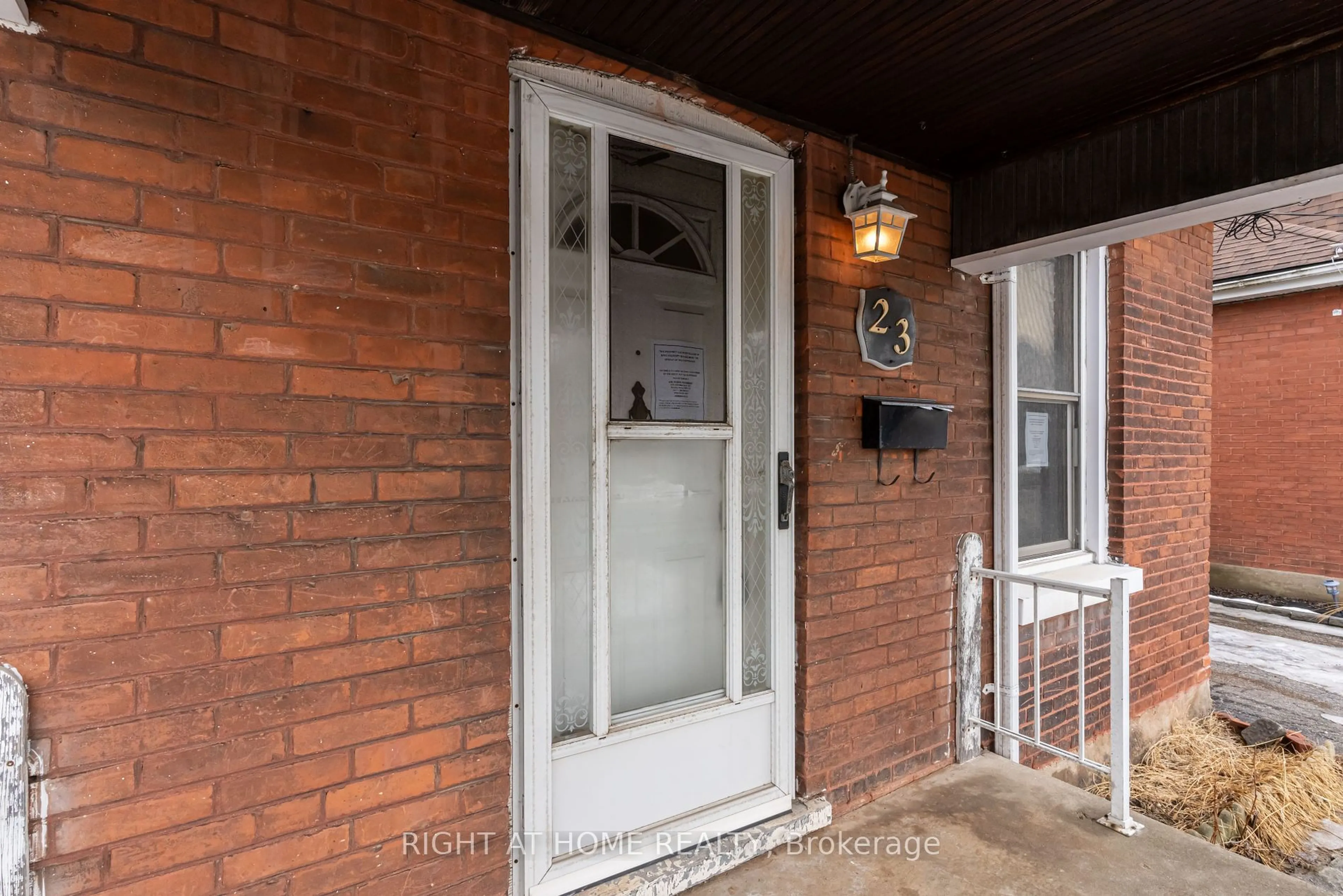 Indoor entryway for 23 North Park St, Brant Ontario N3R 4J4