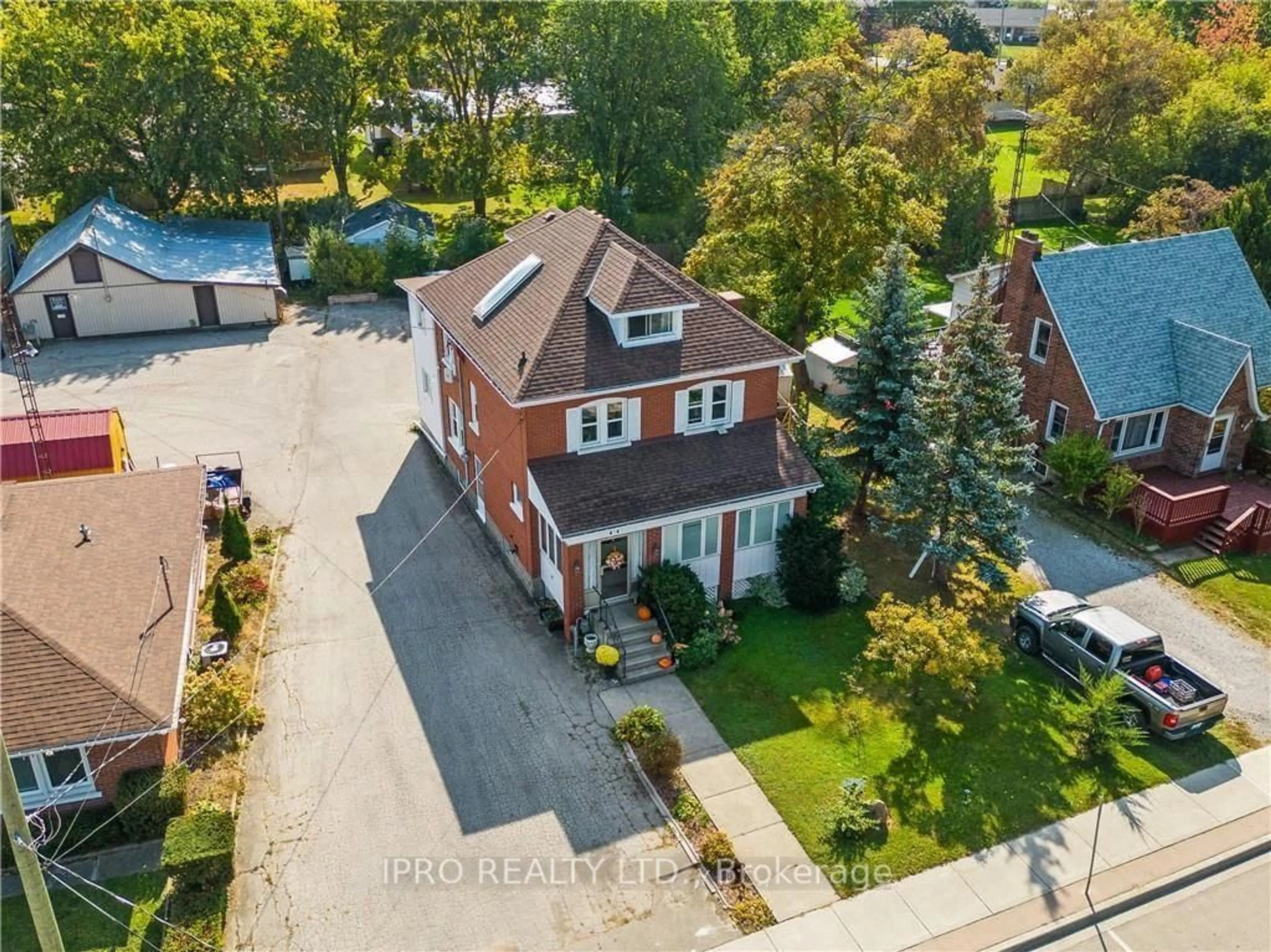 A pic from outside/outdoor area/front of a property/back of a property/a pic from drone, street for 77 Main St, Haldimand Ontario N0A 1H0