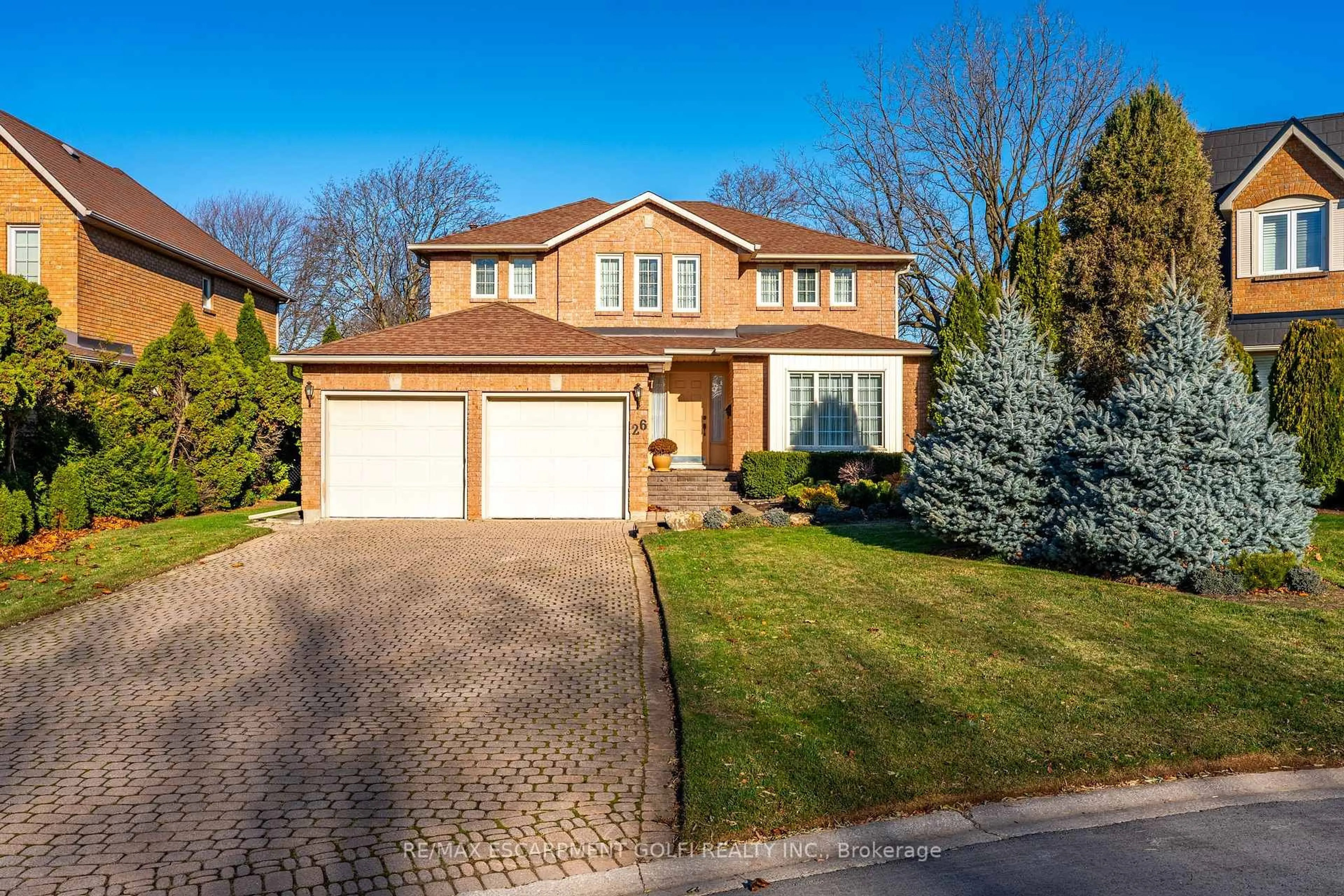 Home with brick exterior material, street for 26 Stone Gate Dr, Grimsby Ontario L3M 5C6