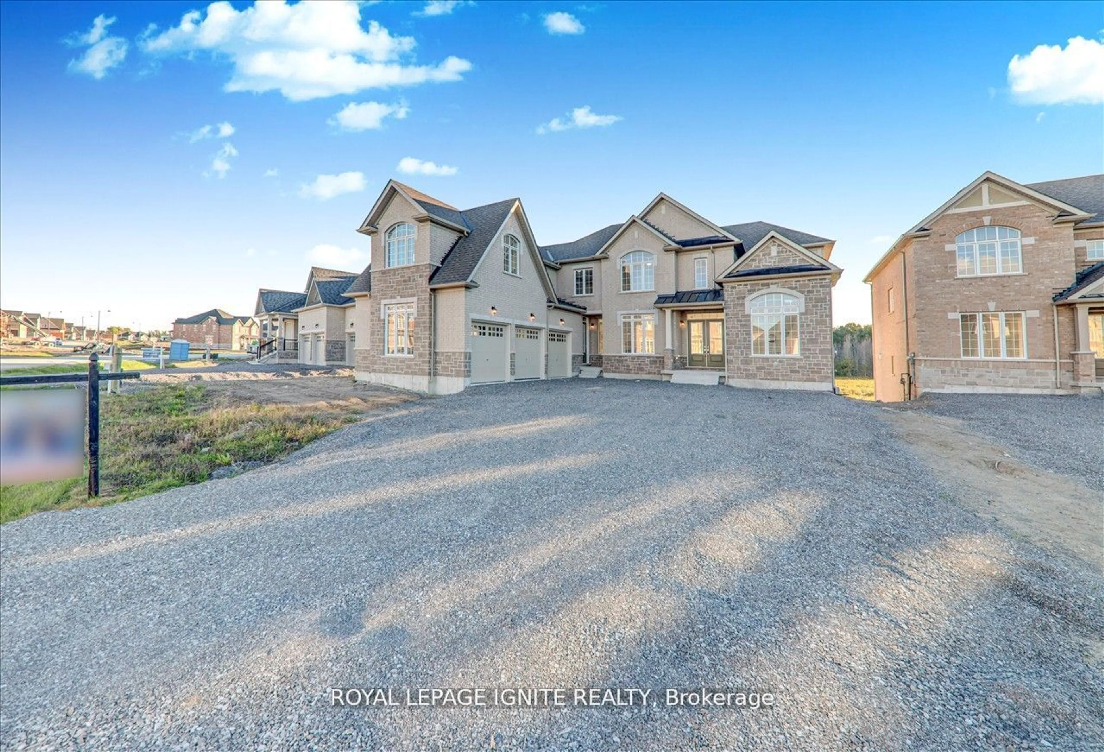 A pic from outside/outdoor area/front of a property/back of a property/a pic from drone, street for 40 Golden Meadows Dr, Otonabee-South Monaghan Ontario L4N 7G5