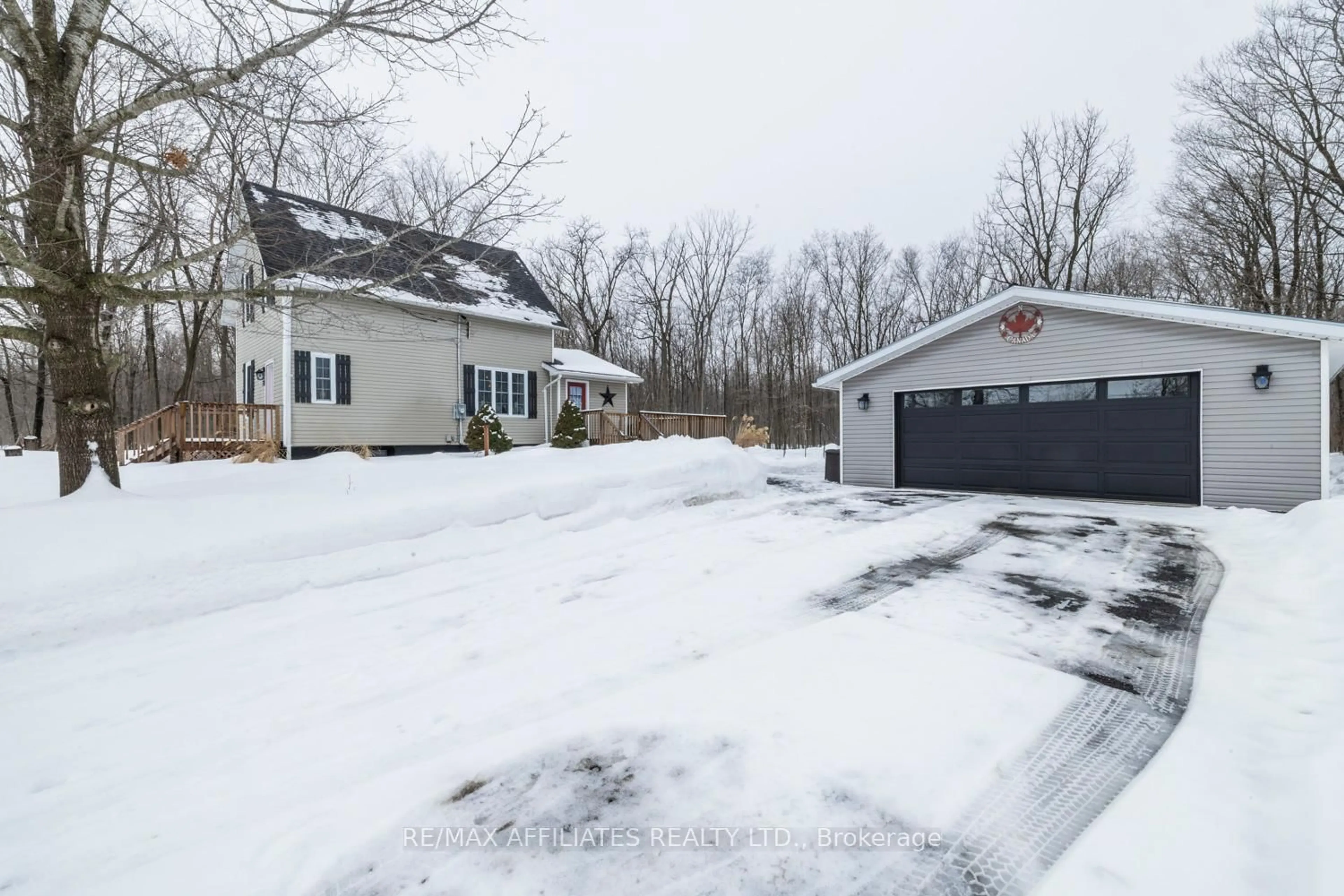 A pic from outside/outdoor area/front of a property/back of a property/a pic from drone, street for 7783 Popham St, Greely - Metcalfe - Osgoode - Vernon and Area Ontario K0A 3J0