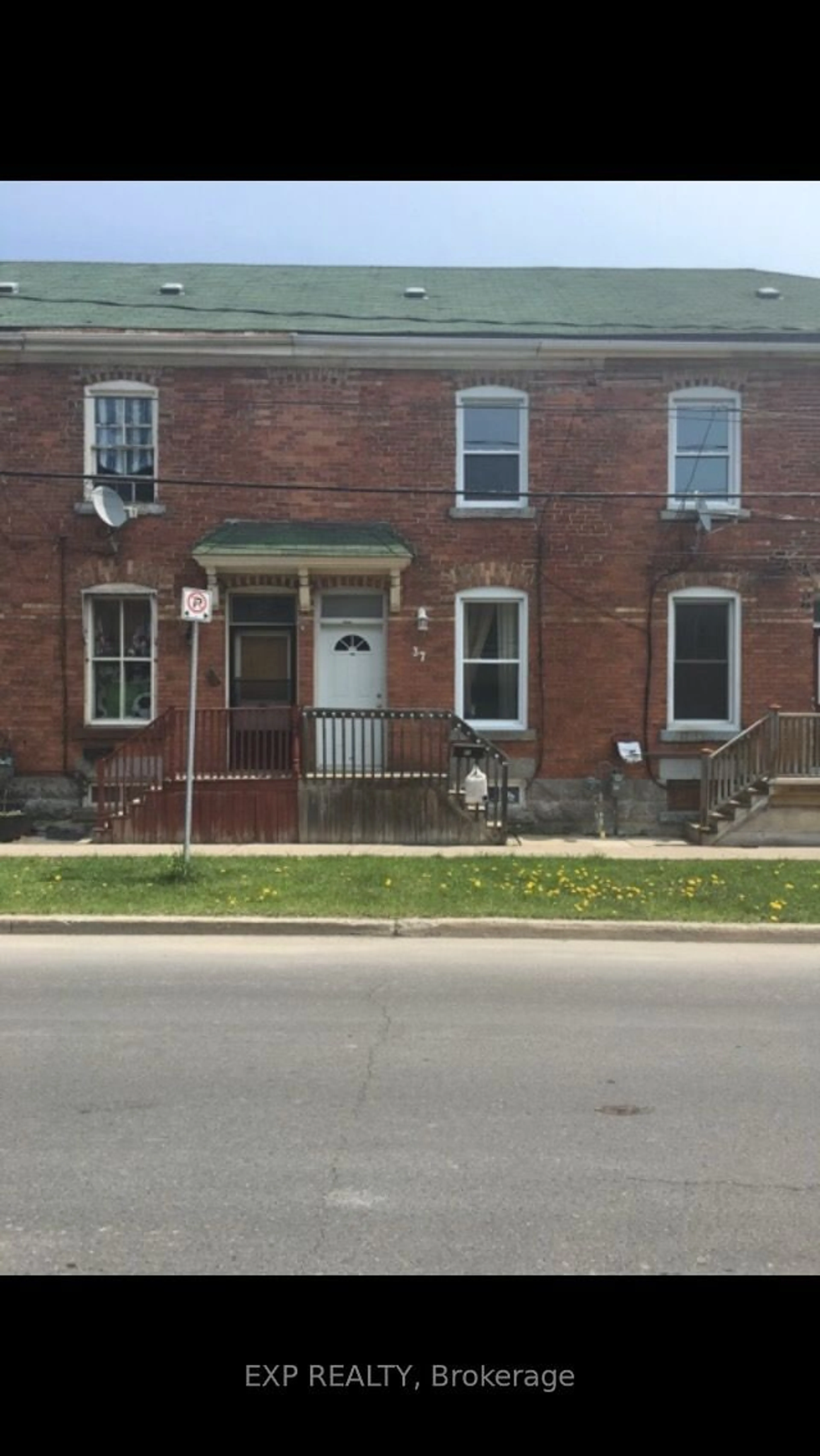 Home with brick exterior material, street for 37 YORK St, Cornwall Ontario K6J 3Y7