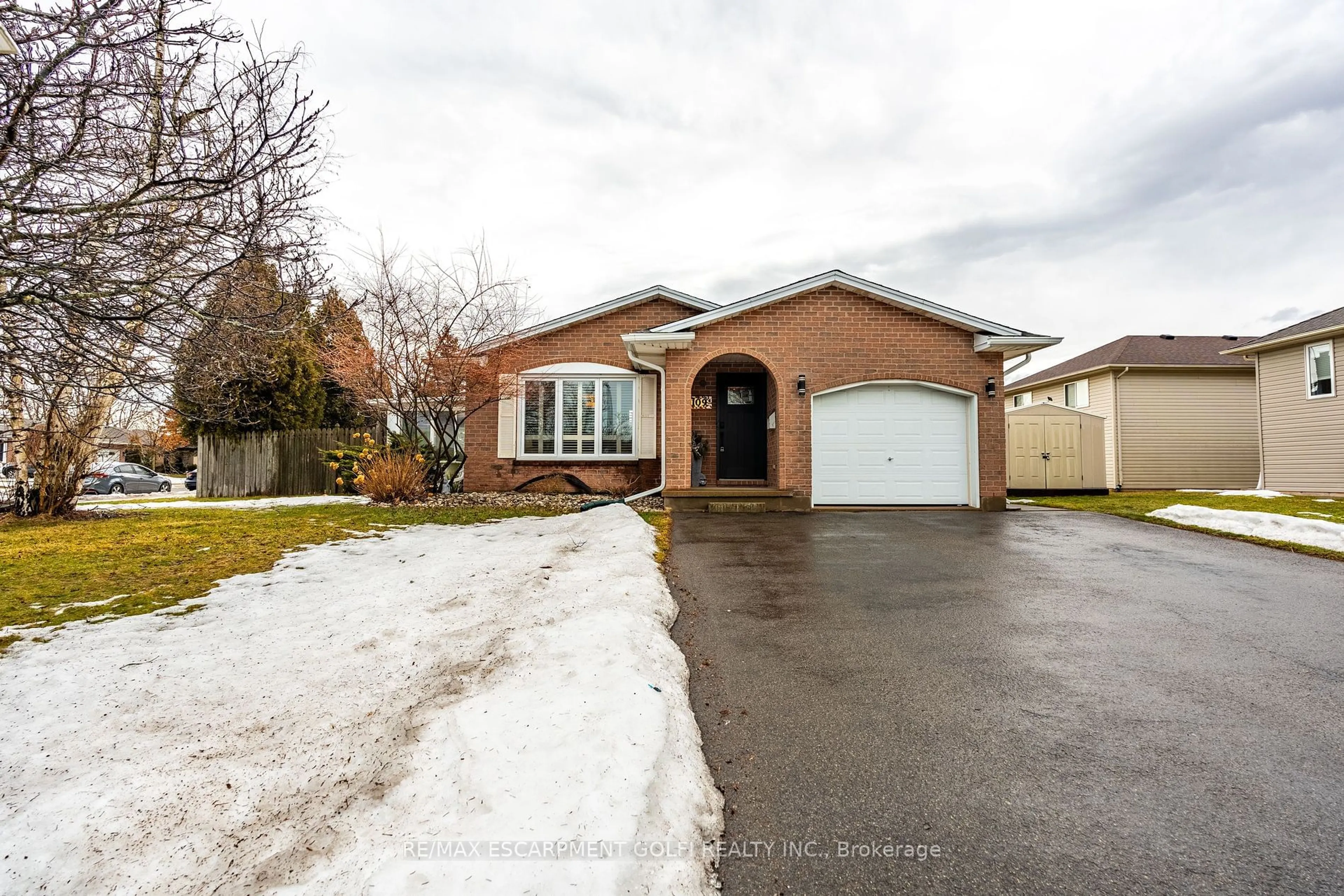 Unknown for 109 Larchwood Circ, Welland Ontario L3C 6T1