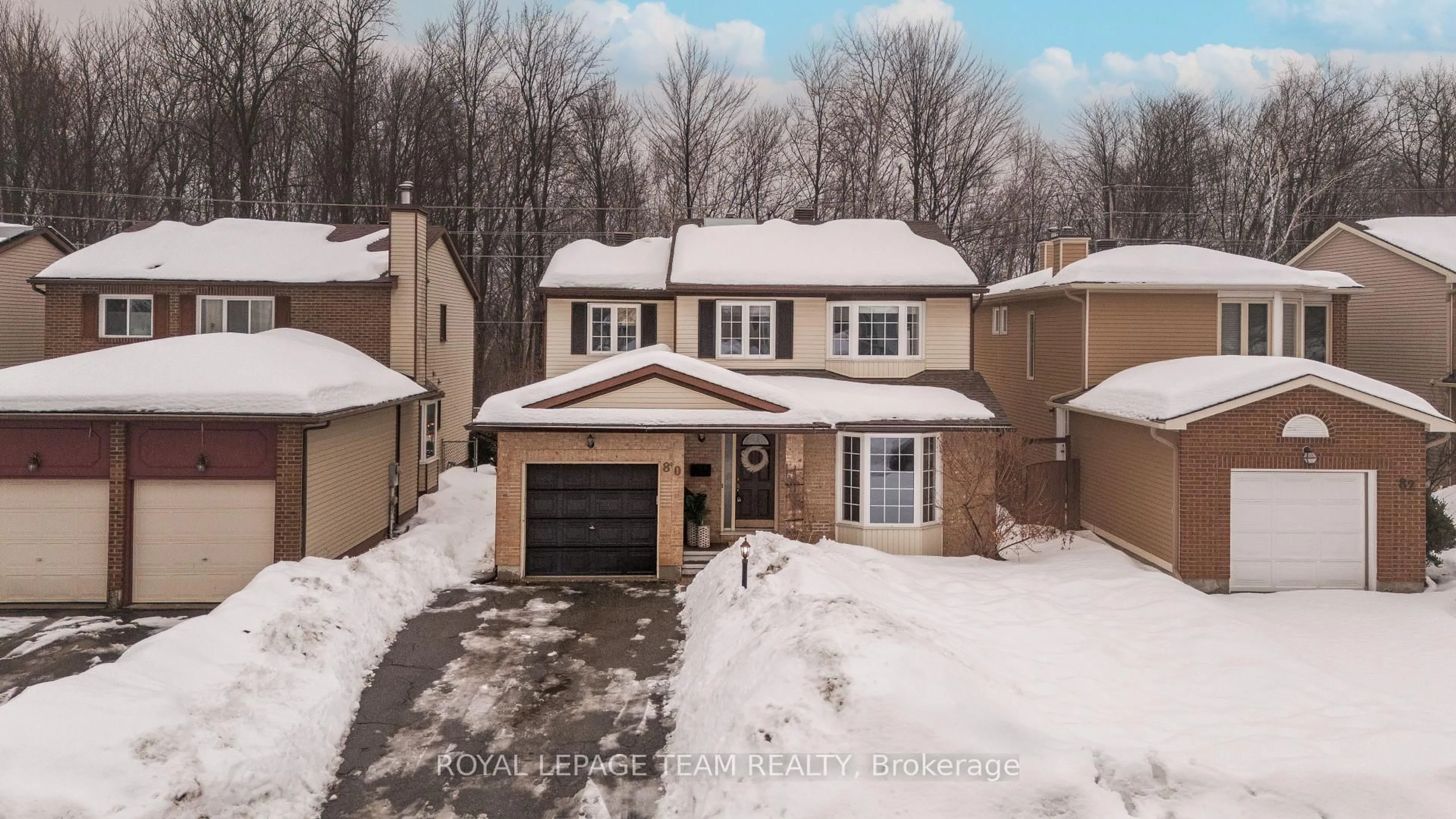 A pic from outside/outdoor area/front of a property/back of a property/a pic from drone, street for 80 Pinetrail Cres, South of Baseline to Knoxdale Ontario K2G 5B2