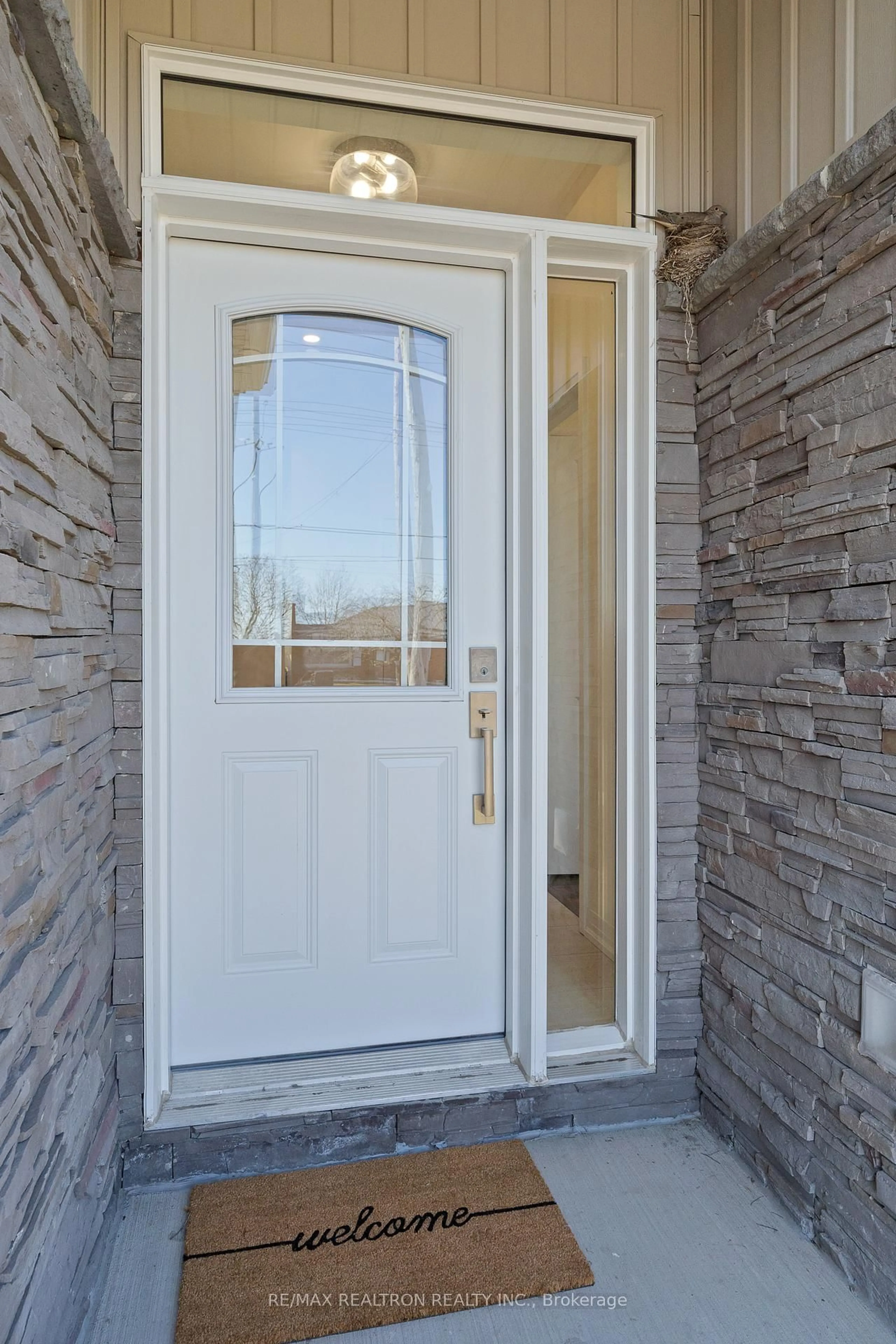 Indoor entryway for 36 MCFARLAND Dr, Belleville Ontario K8N 2X2