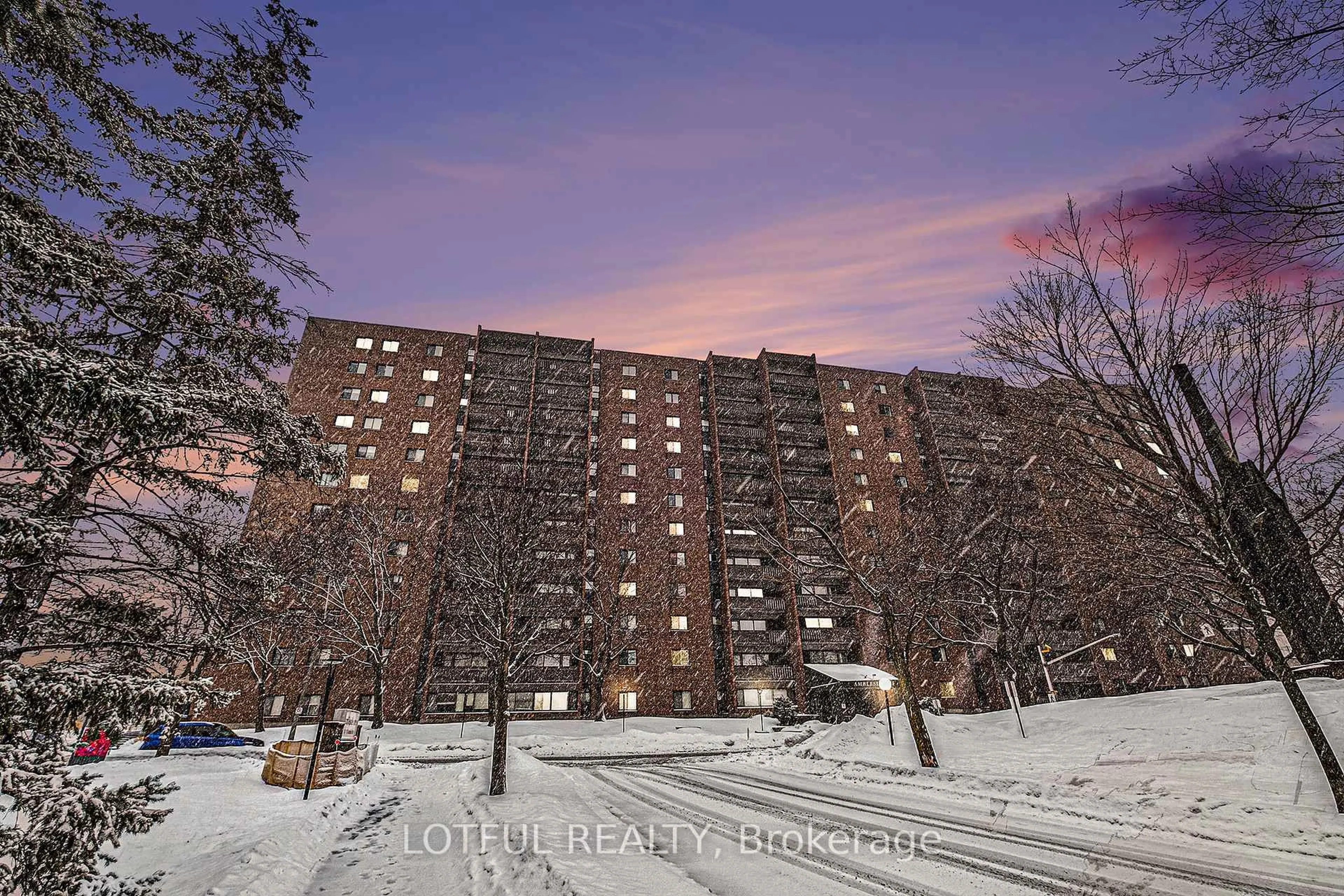 A pic from outside/outdoor area/front of a property/back of a property/a pic from drone, unknown for 1100 AMBLESIDE Dr #1206, Woodroffe Ontario K2B 8G6