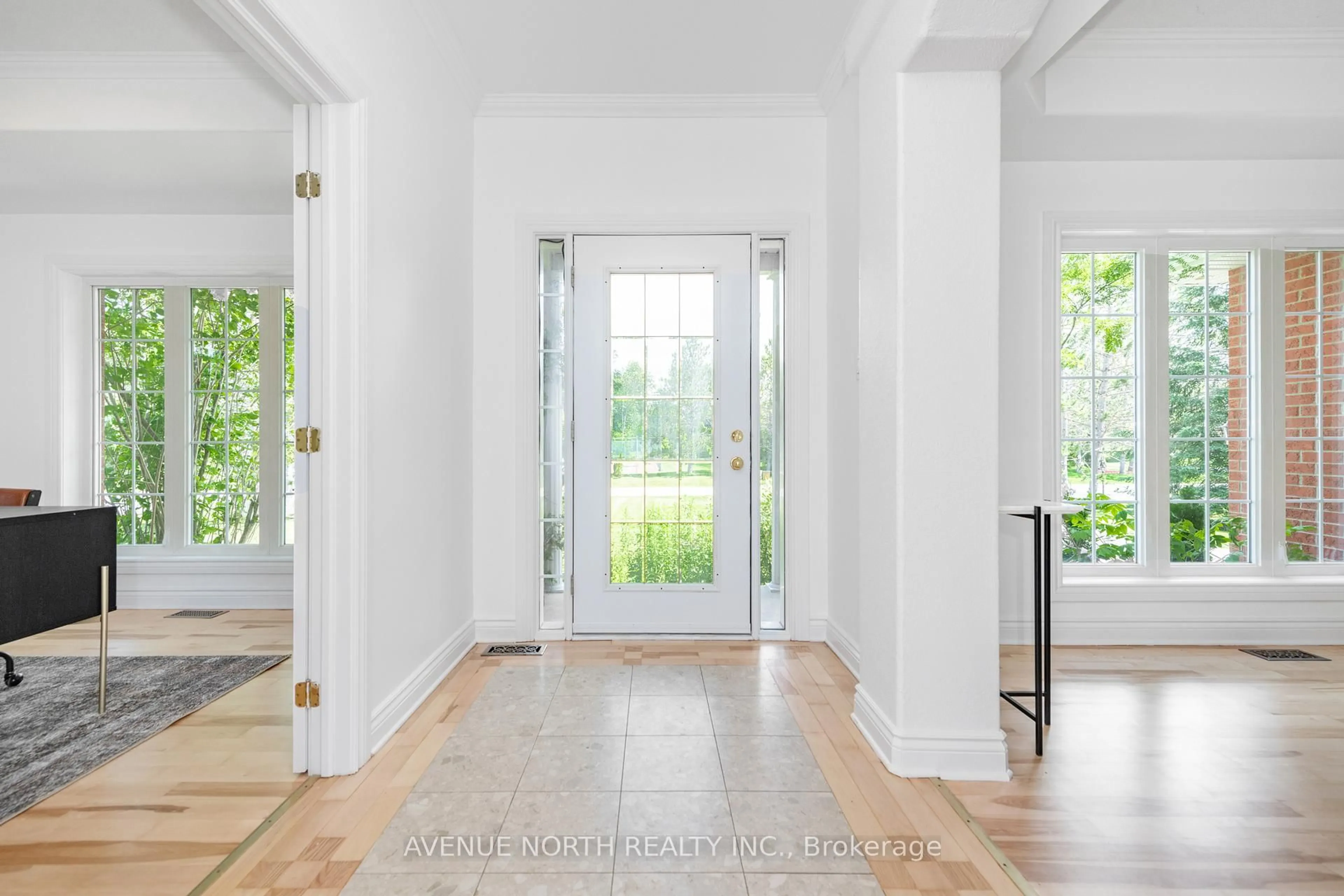 Indoor entryway for 6804 LAKES PARK Dr, Greely - Metcalfe - Osgoode - Vernon and Area Ontario K4P 1M6