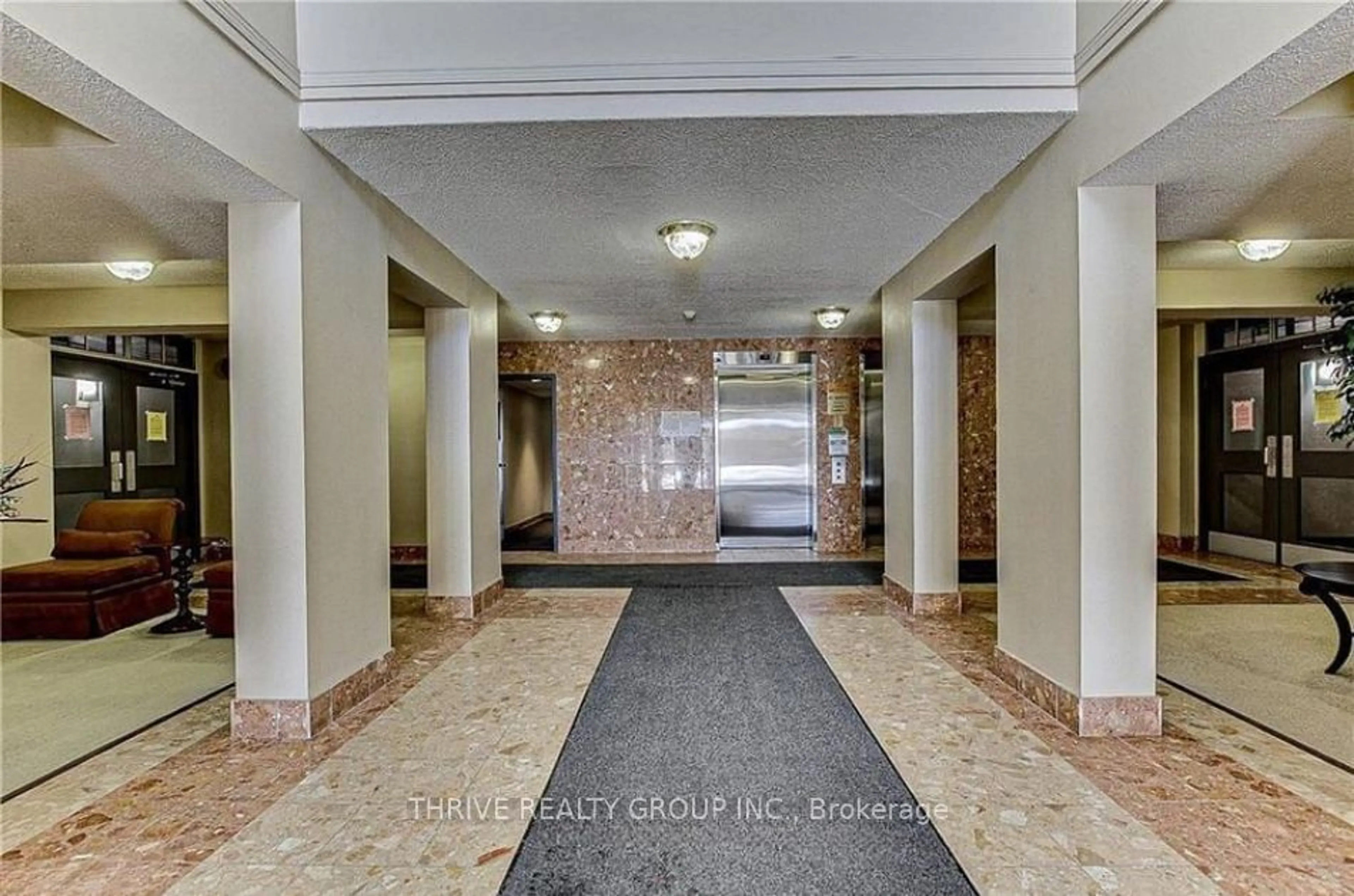 Indoor foyer for 1510 Richmond St #212, London Ontario N6G 4V2