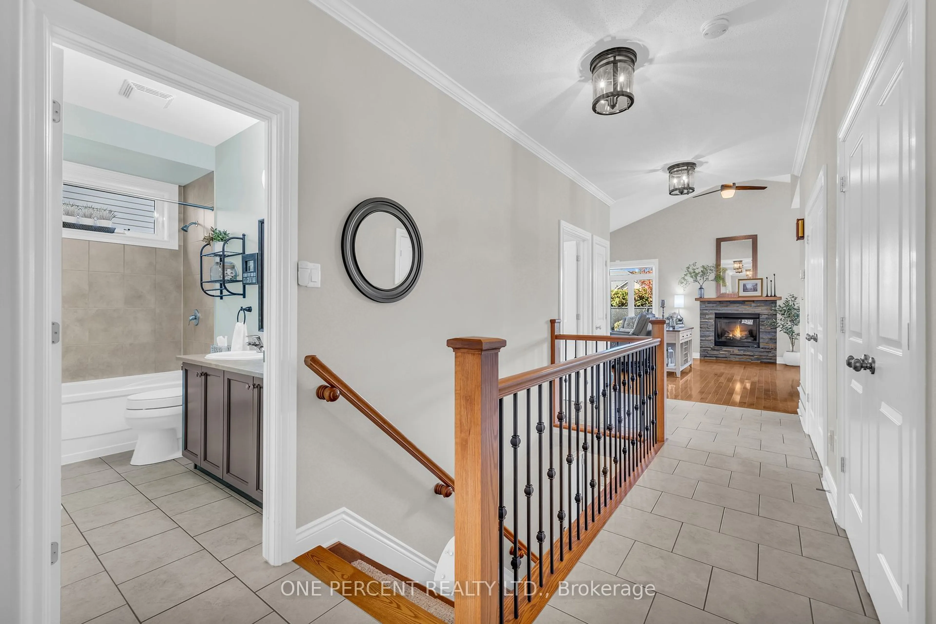 Indoor entryway for 398 Mercury St, Clarence-Rockland Ontario K4K 0G7