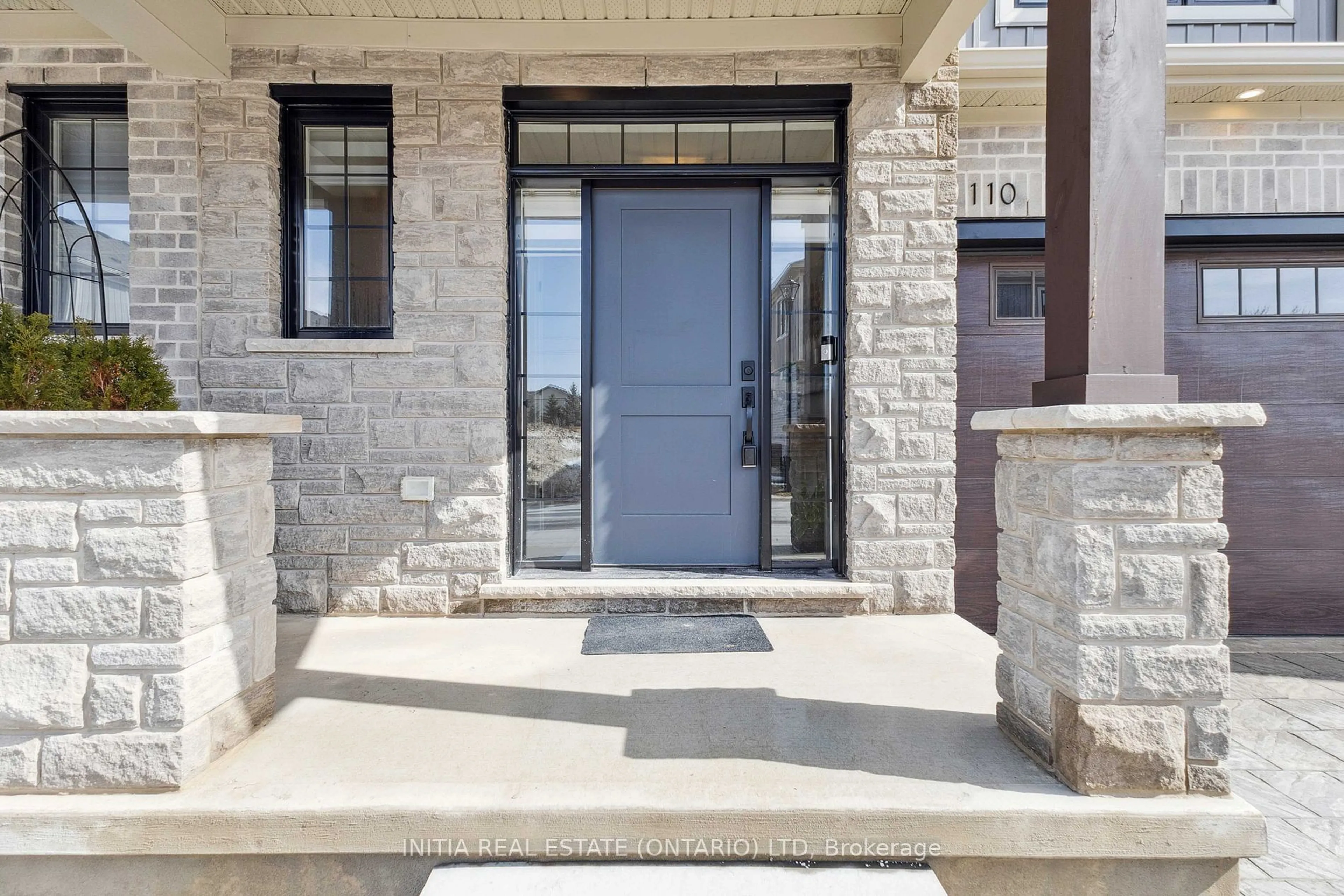 Indoor entryway for 93 Stonefield Lane #Unit 110, Middlesex Centre Ontario N0M 2A0