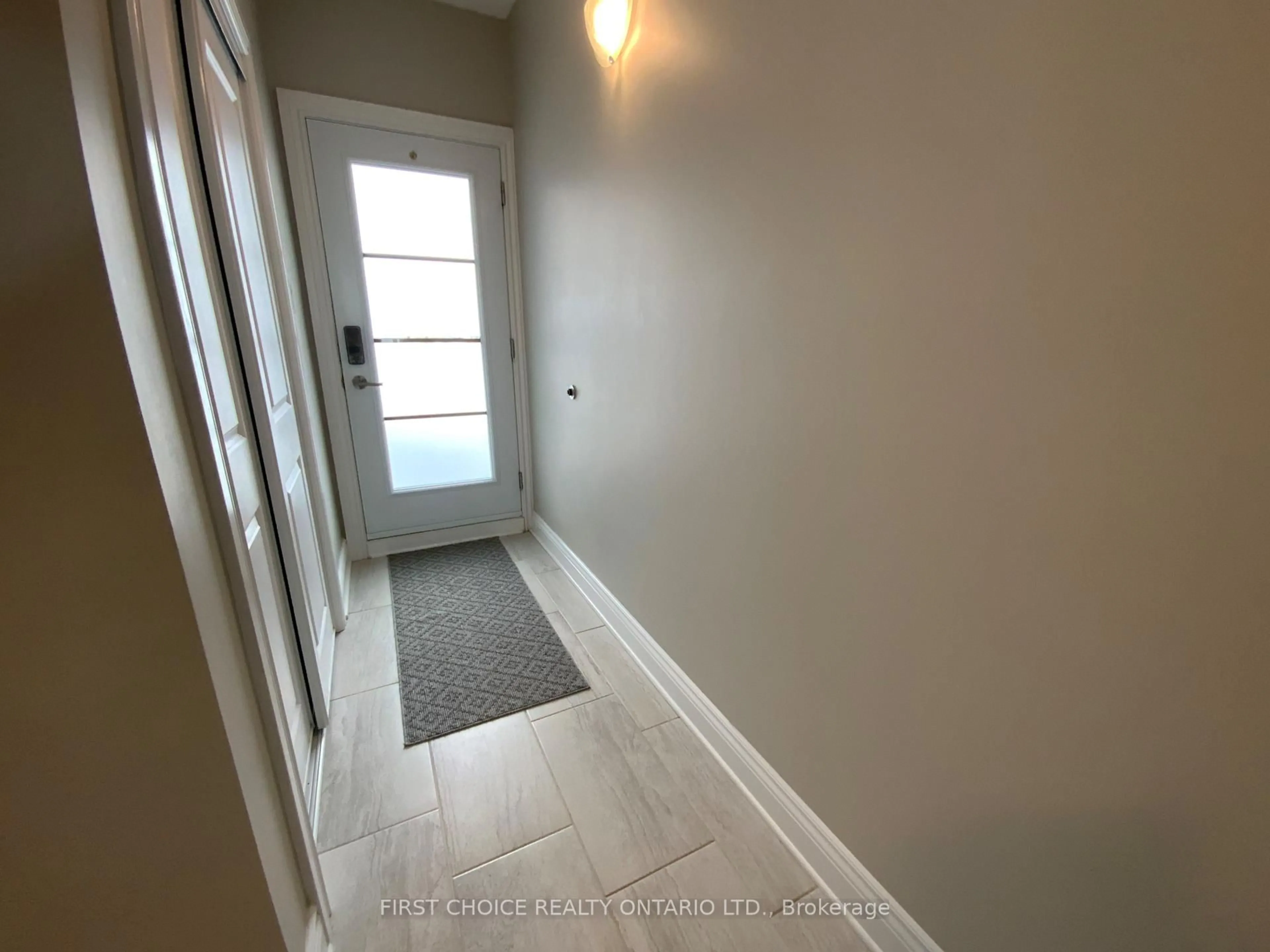 Indoor entryway for 298 Masters Lane #153, Clarence-Rockland Ontario K4K 0K5