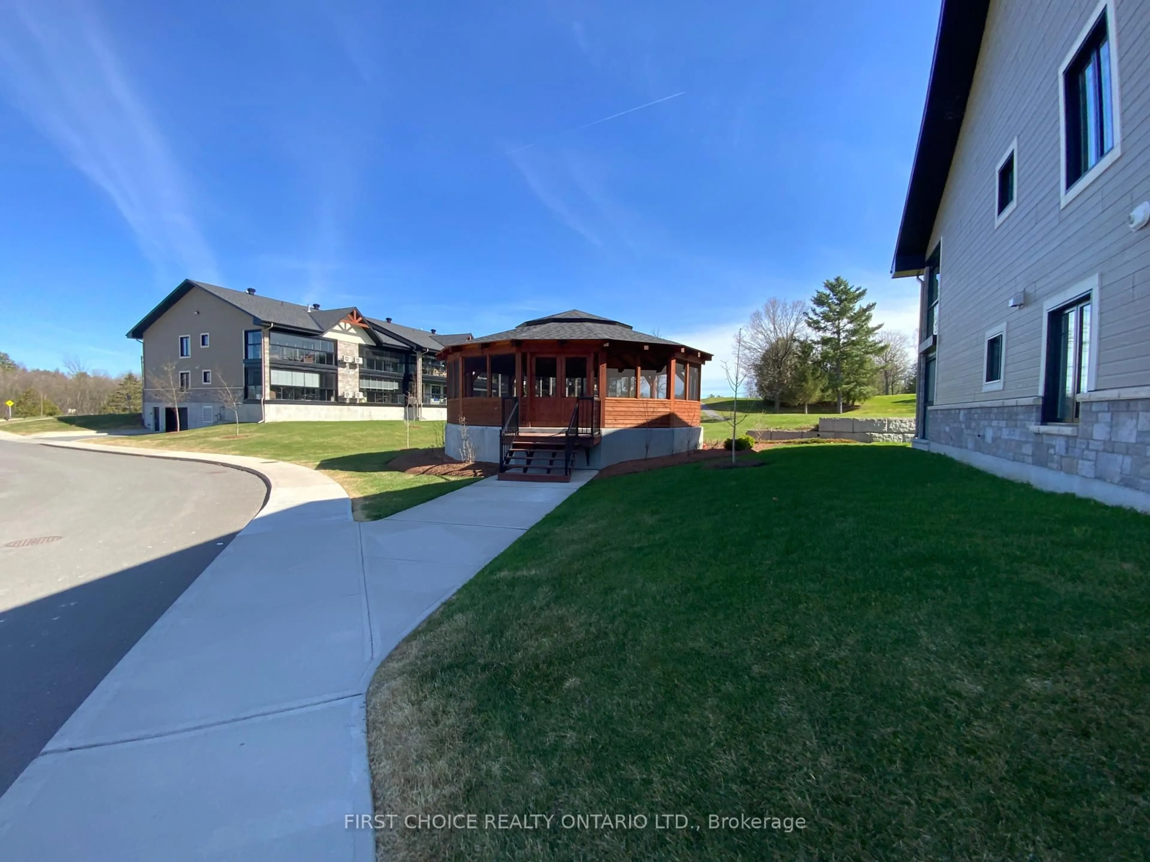 A pic from outside/outdoor area/front of a property/back of a property/a pic from drone, unknown for 298 Masters Lane #153, Clarence-Rockland Ontario K4K 0K5