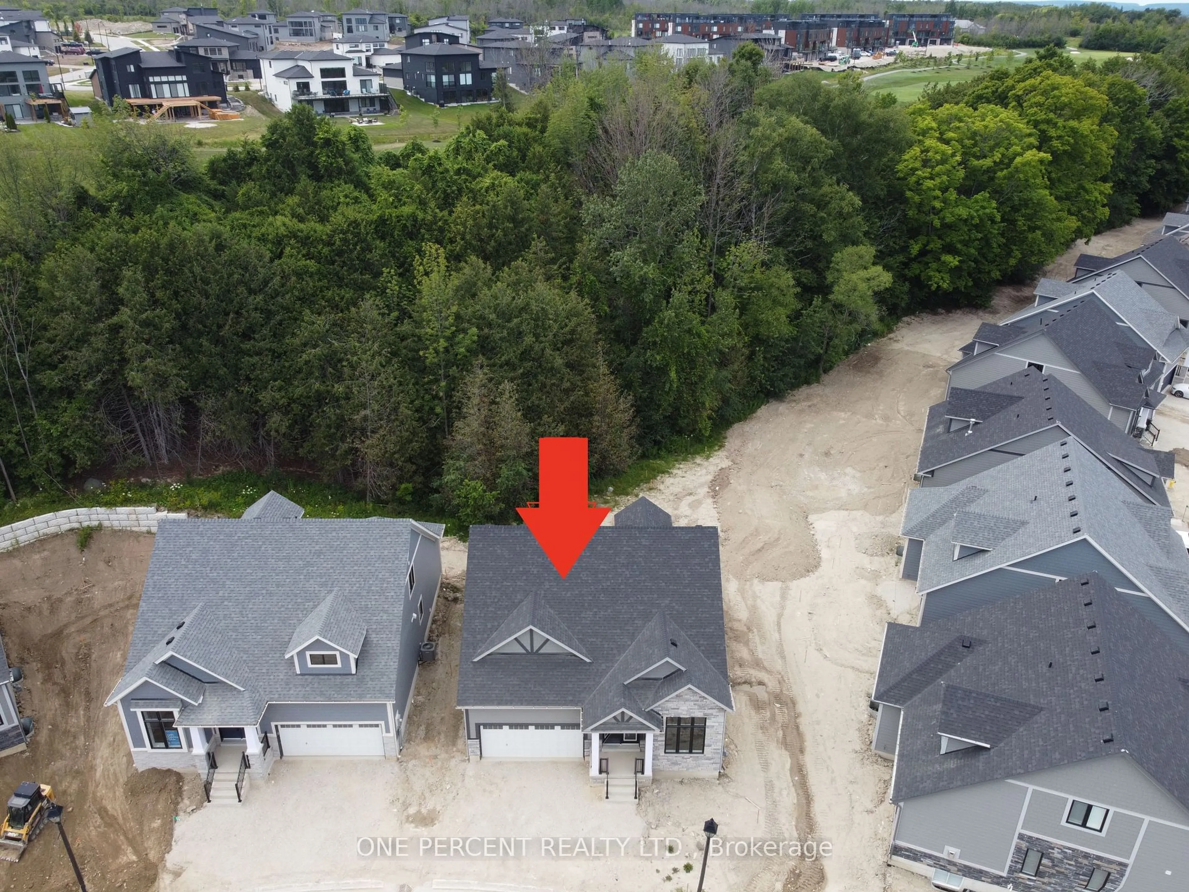 A pic from outside/outdoor area/front of a property/back of a property/a pic from drone, water/lake/river/ocean view for 122 Beacon Dr, Blue Mountains Ontario N0H 2P0