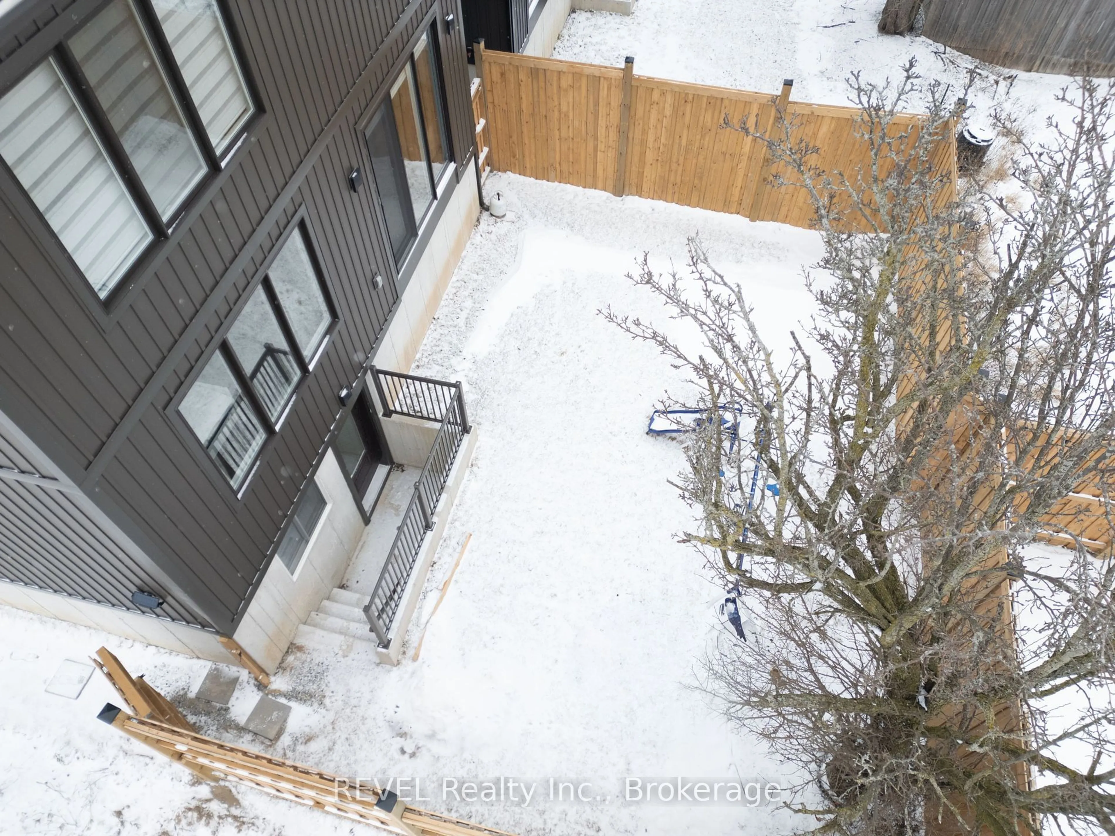 A pic from outside/outdoor area/front of a property/back of a property/a pic from drone, unknown for 7538 Splendour Dr, Niagara Falls Ontario L2H 3V9