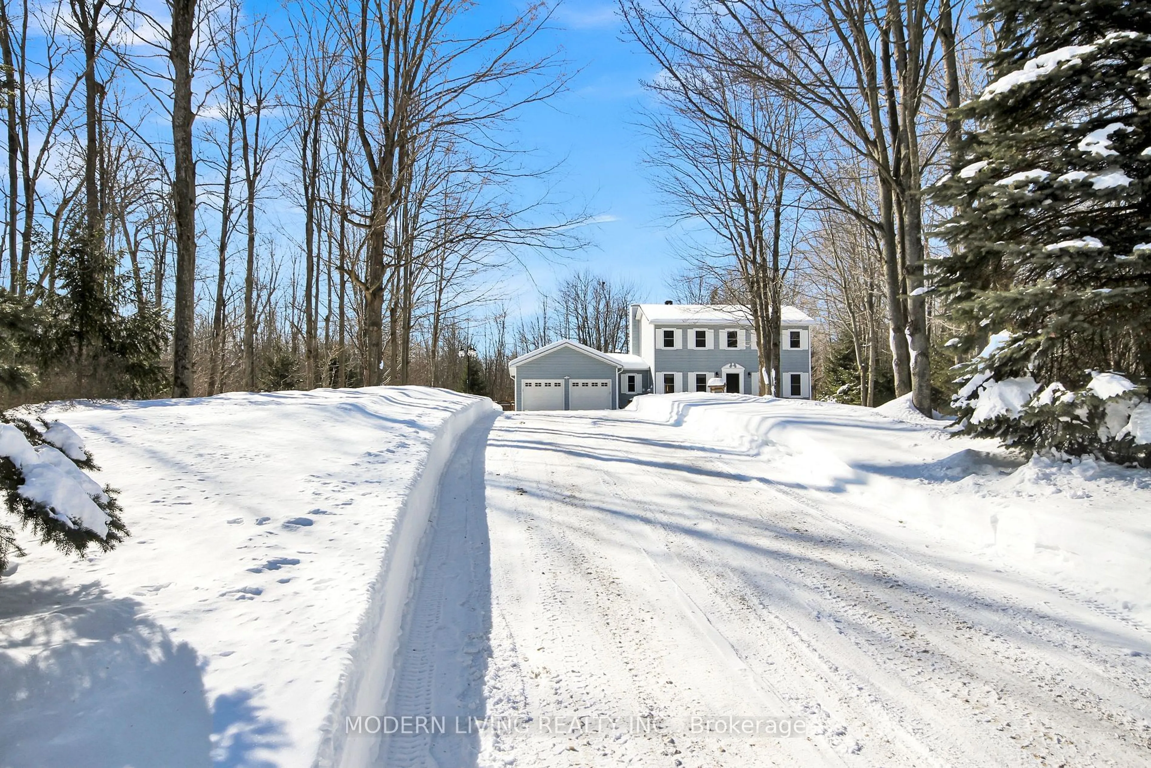 A pic from outside/outdoor area/front of a property/back of a property/a pic from drone, street for 20 Josteen Dr, North Grenville Ontario K0G 1J0