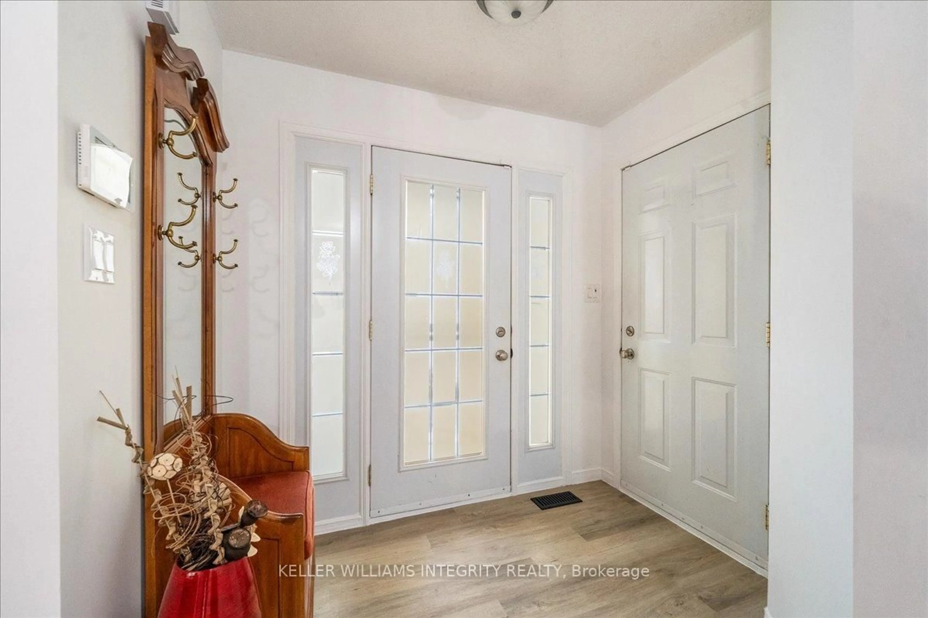 Indoor entryway for 515 POTVIN Ave, Clarence-Rockland Ontario K4K 1R5