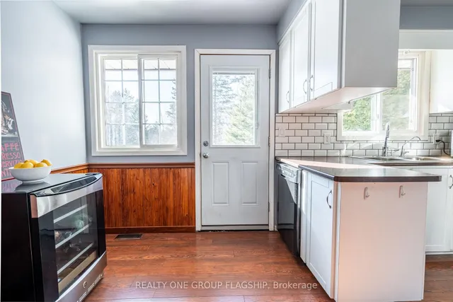 Additional property image - 1893 Centre Rd