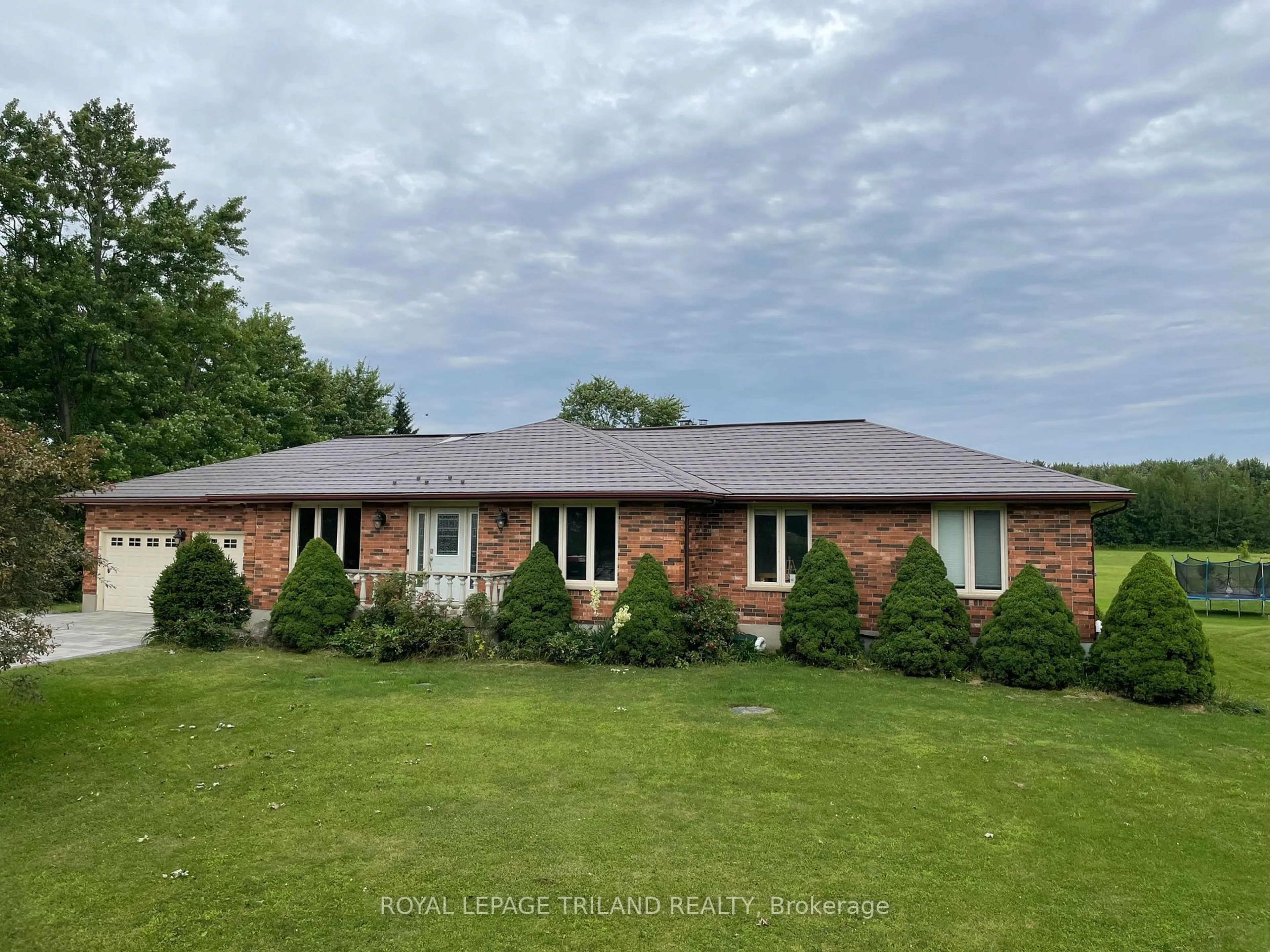 Home with brick exterior material, unknown for 5172 Dundas St, Thames Centre Ontario N0M 2P0