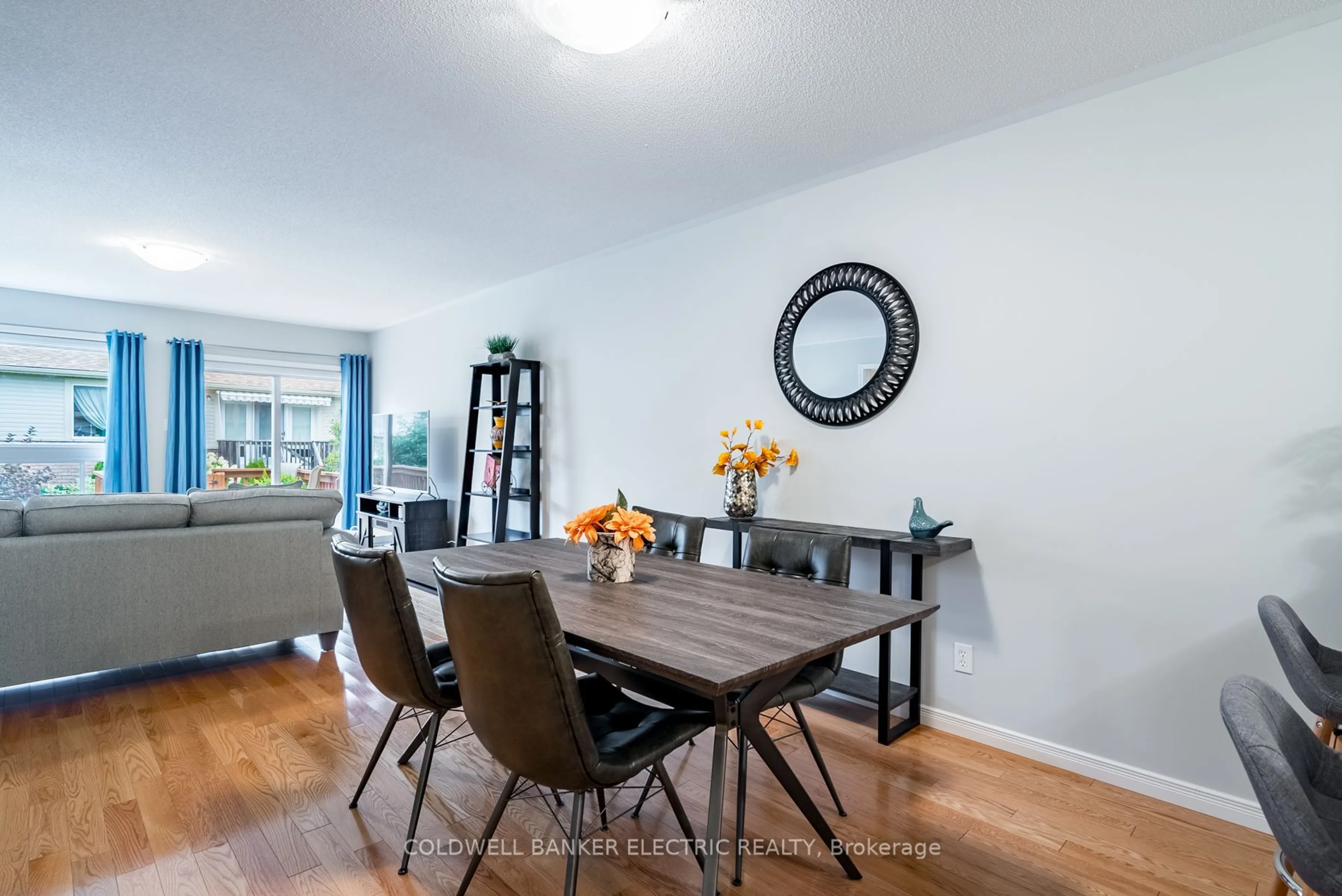 Dining room, wood/laminate floor for 861 Wentworth St #10, Peterborough West Ontario K9J 8R7