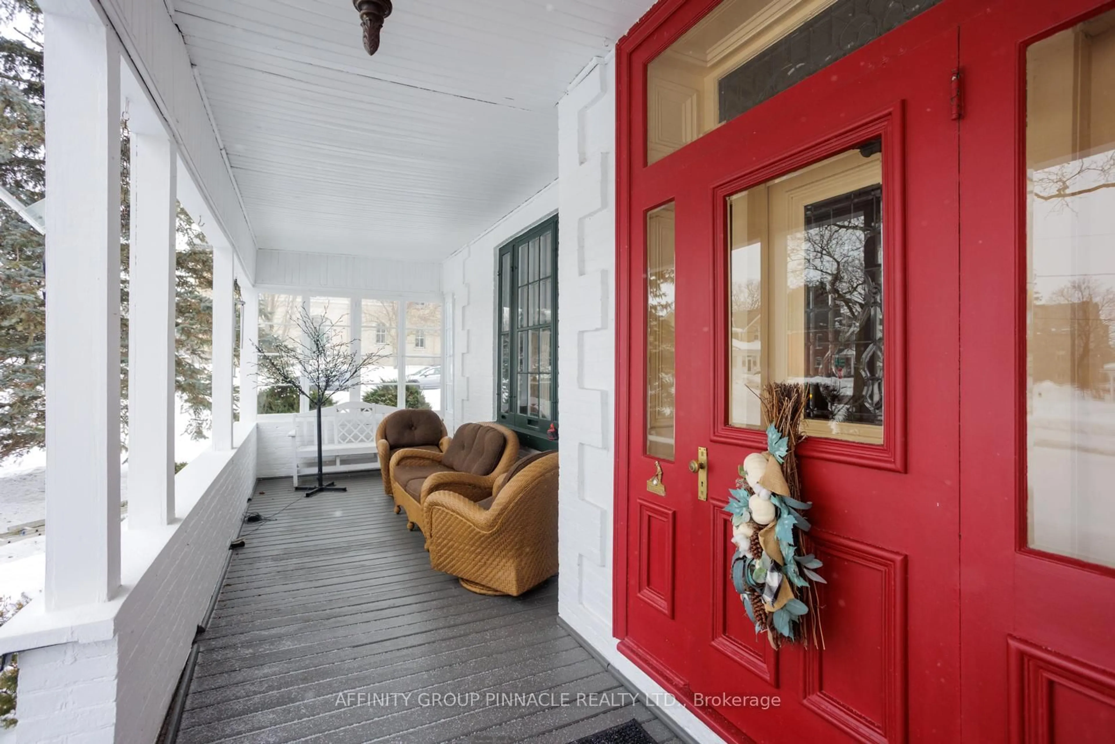 Indoor entryway for 22 Francis St, Kawartha Lakes Ontario K9V 3R6