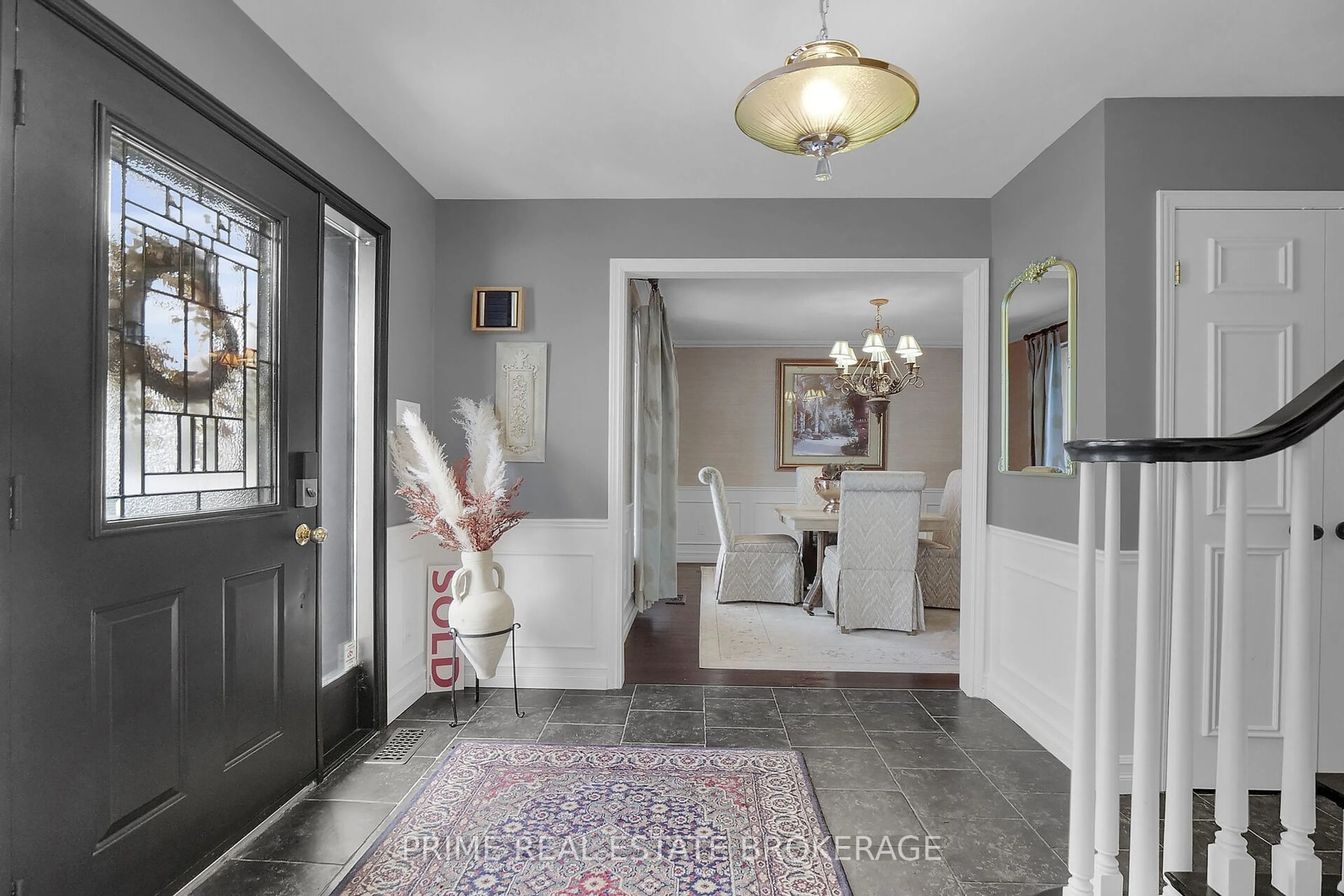 Indoor entryway for 58 Andover Dr, London South Ontario N6J 3X1