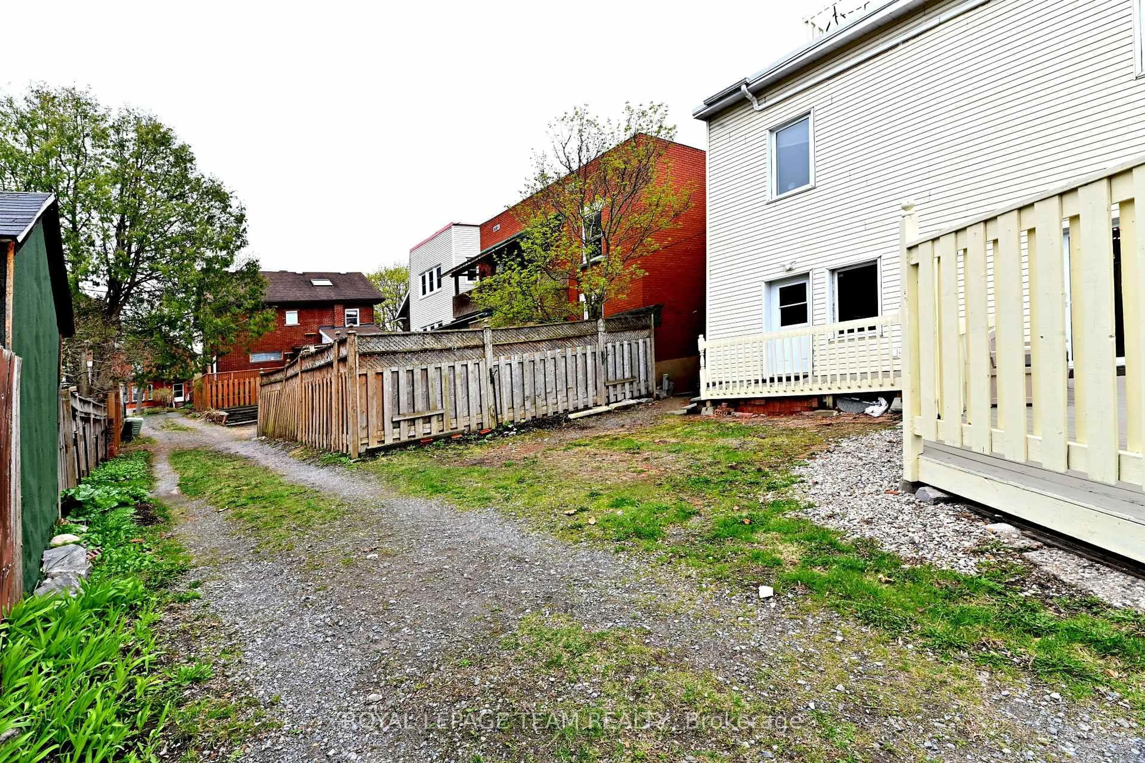 A pic from outside/outdoor area/front of a property/back of a property/a pic from drone, street for 93-95 Lower Charlotte St, Lower Town - Sandy Hill Ontario K1N 8J9