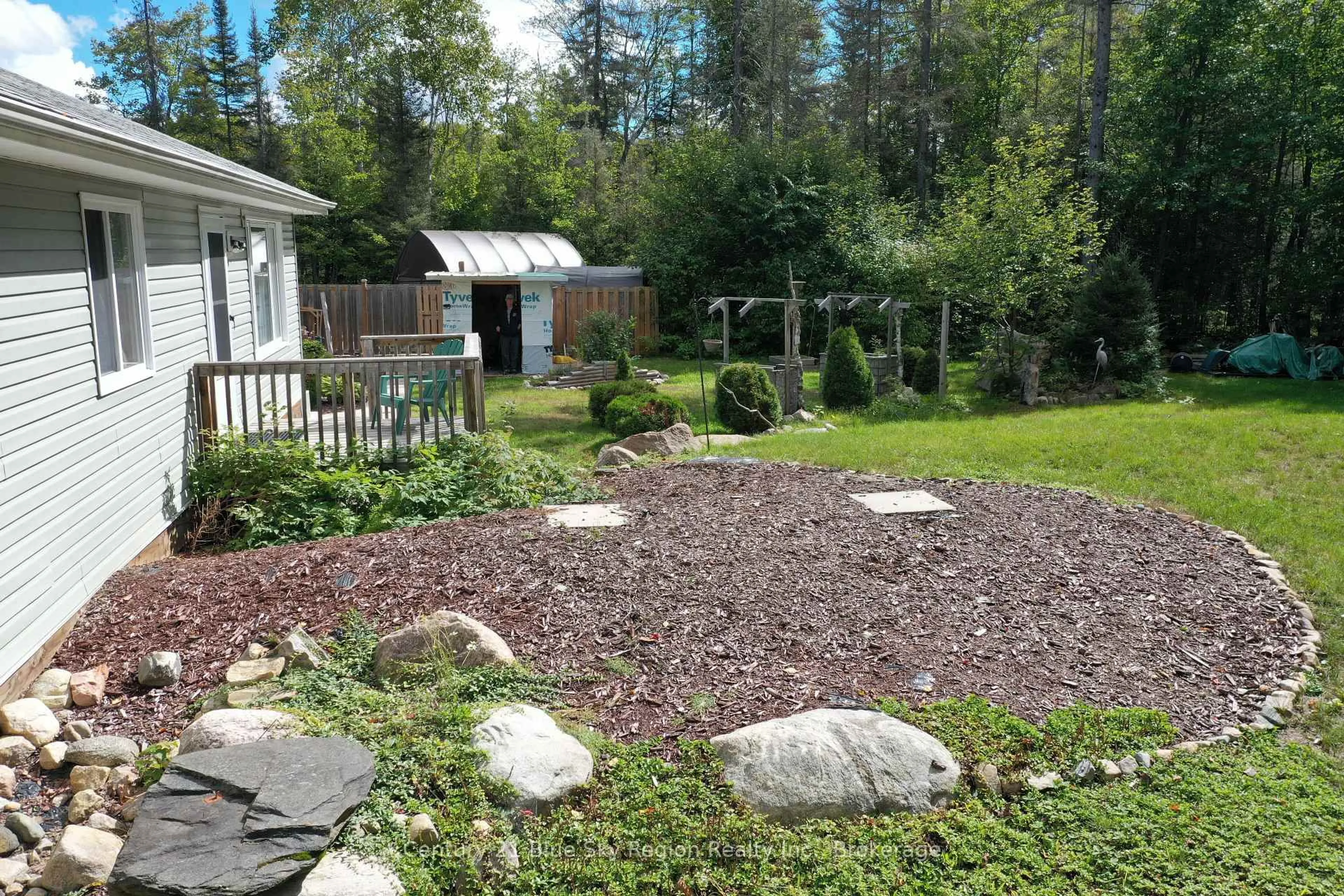 Patio, unknown for 6207 Highway 11, North Bay Ontario P1B 8G3