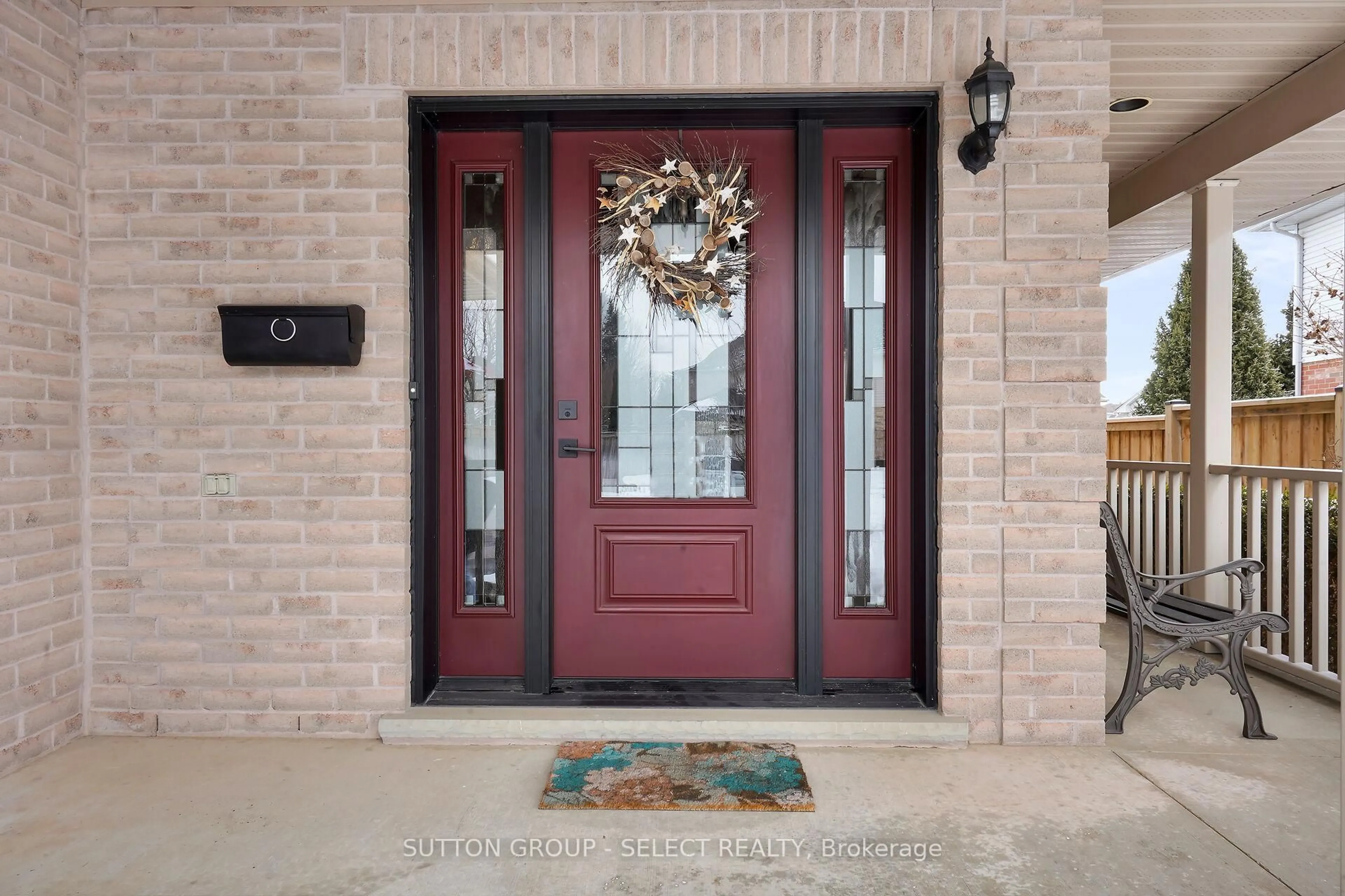 Indoor entryway for 74 Cedarwood Rd, London Ontario N6H 5E7